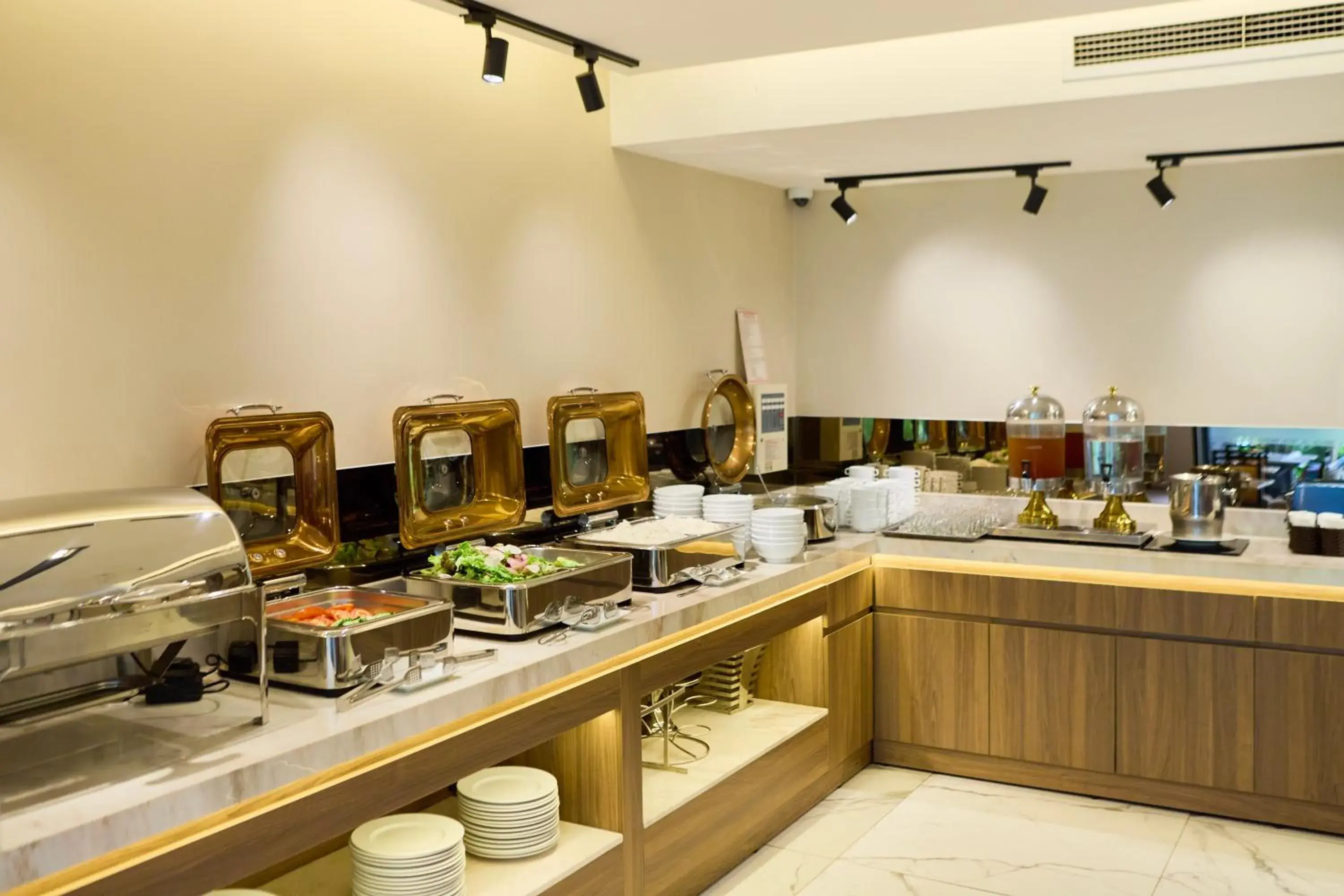 Restaurant/places to eat in Central Park Saigon Hotel Restaurant/places to eat in Central Park Saigon Hotel