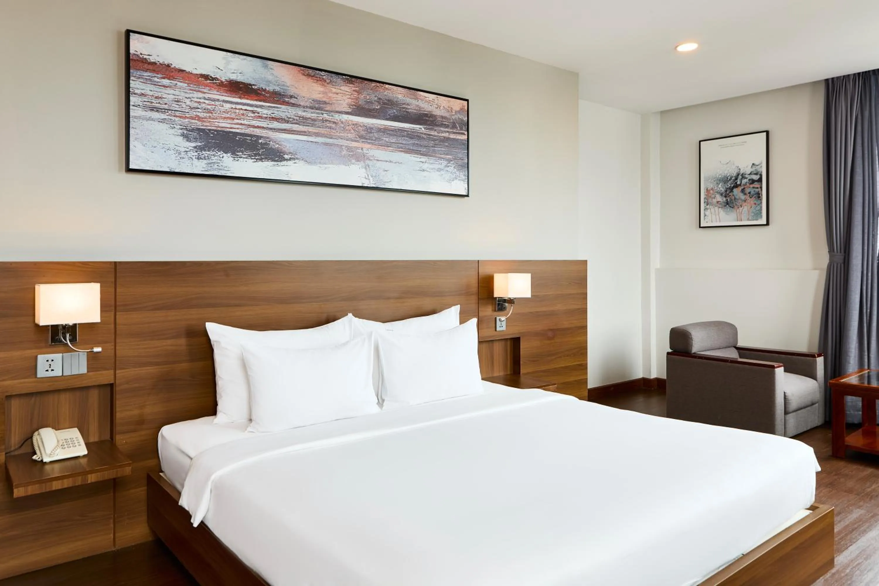 Bed in Central Park Saigon Hotel