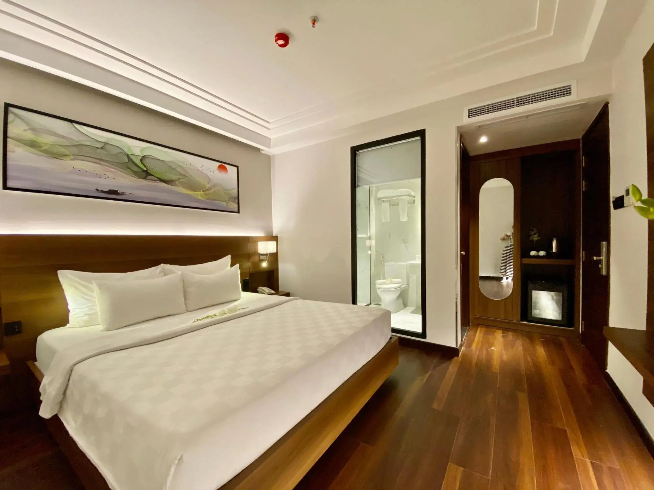 Cozy King Double No Window in Central Park Saigon Hotel Cozy King Double No Window in Central Park Saigon Hotel