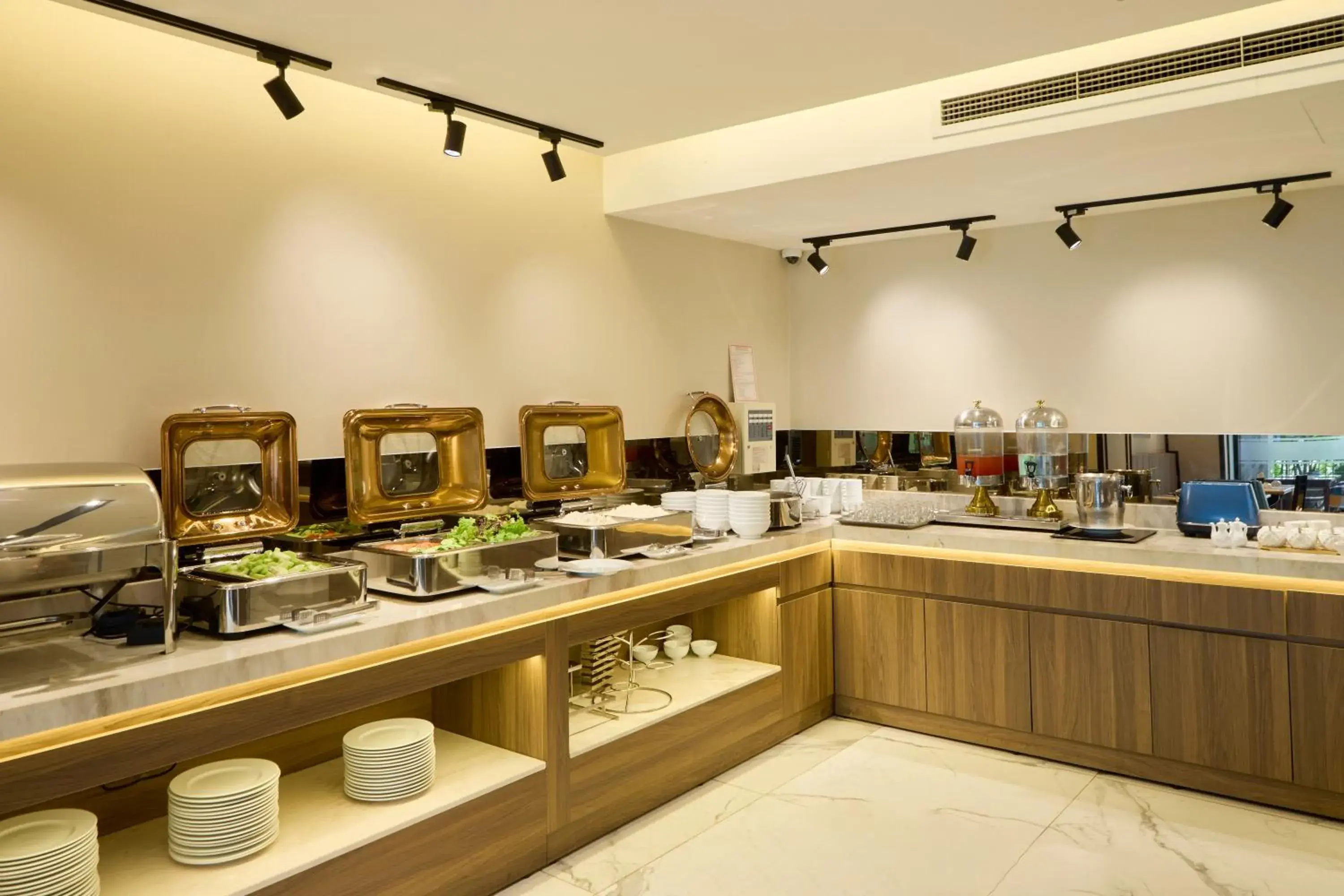 Restaurant/places to eat in Central Park Saigon Hotel Restaurant/places to eat in Central Park Saigon Hotel