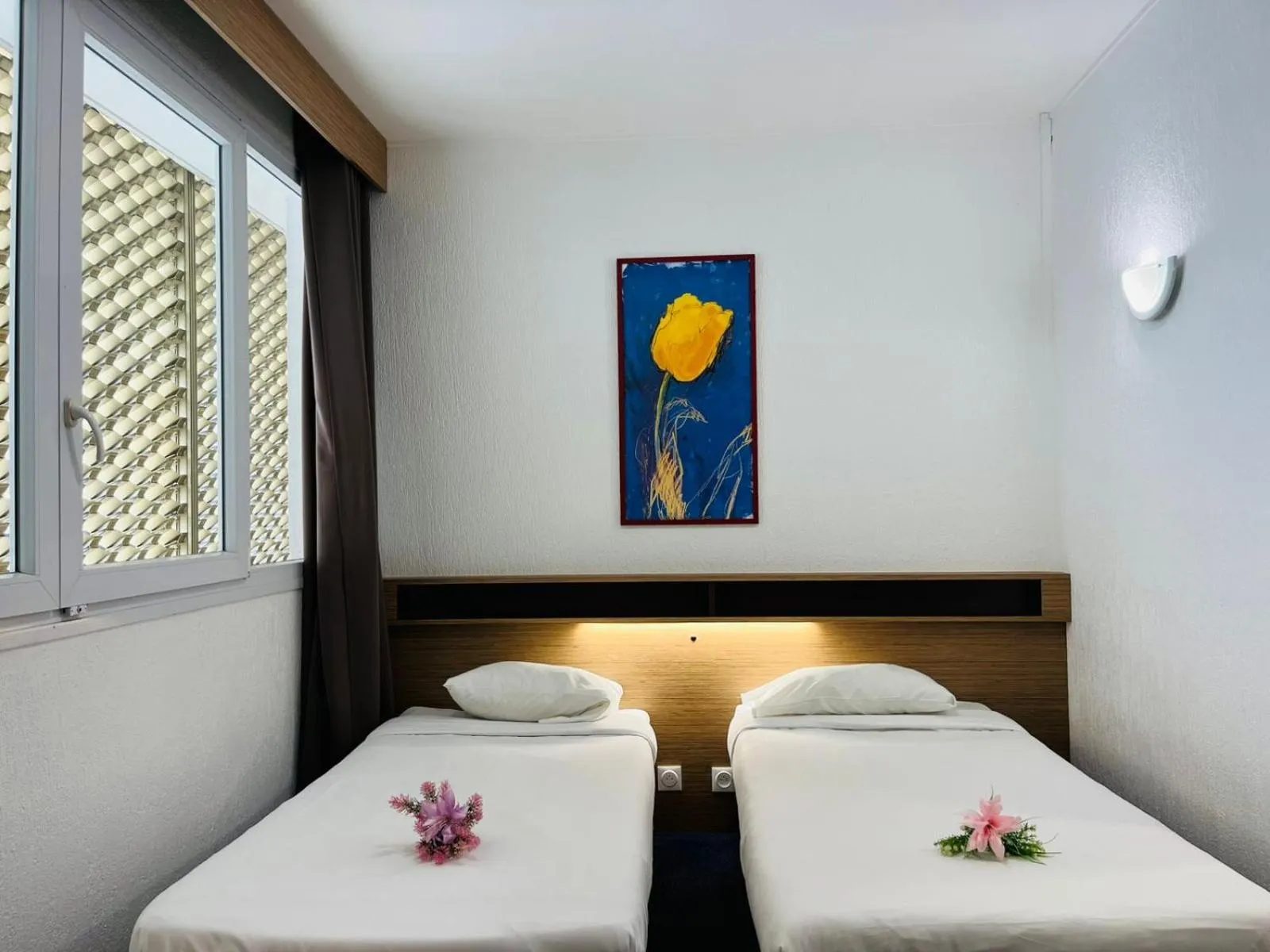 Photo of the whole room, Bed in Hotel Le Paris