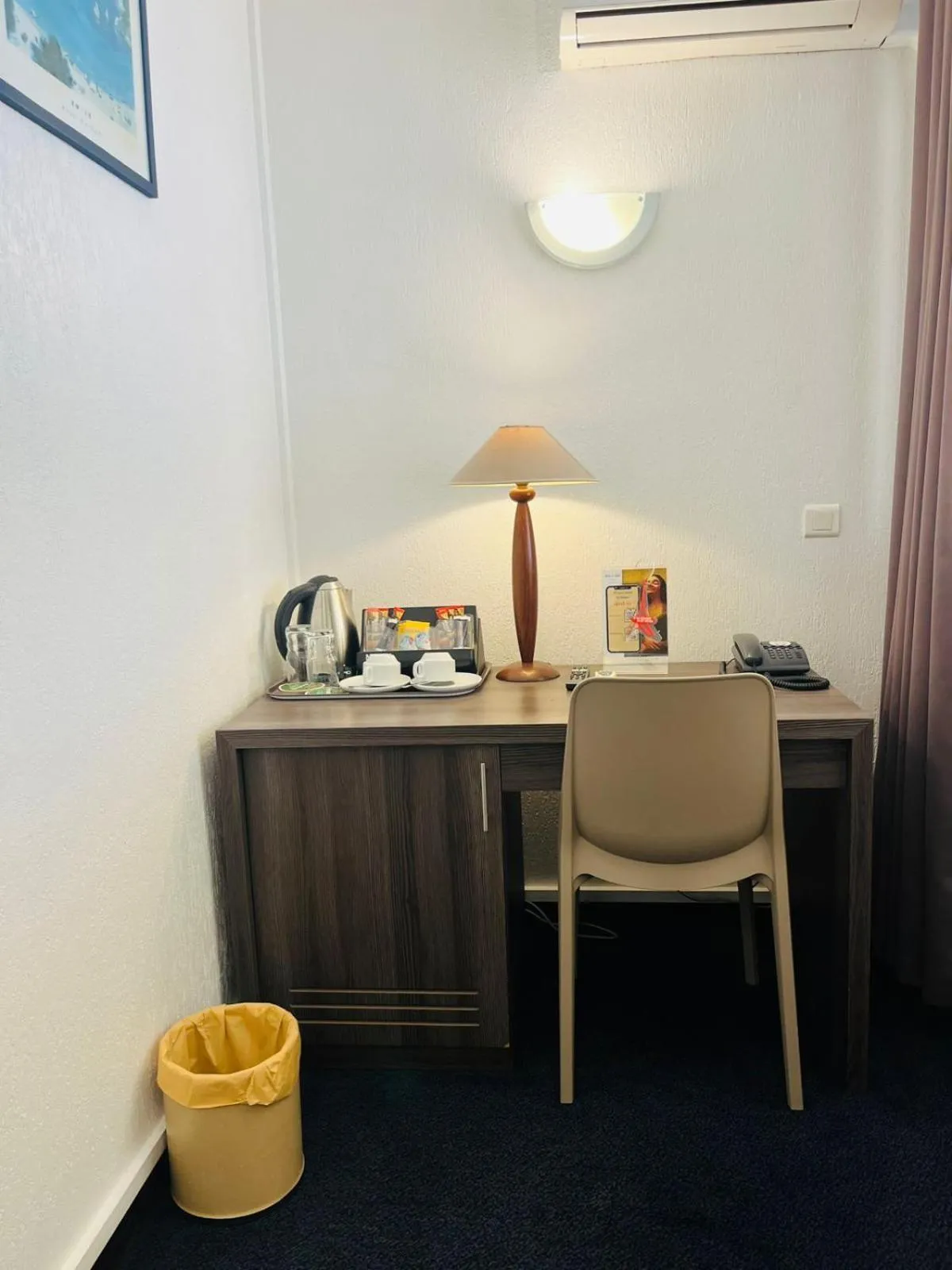 Coffee/tea facilities in Hotel Le Paris