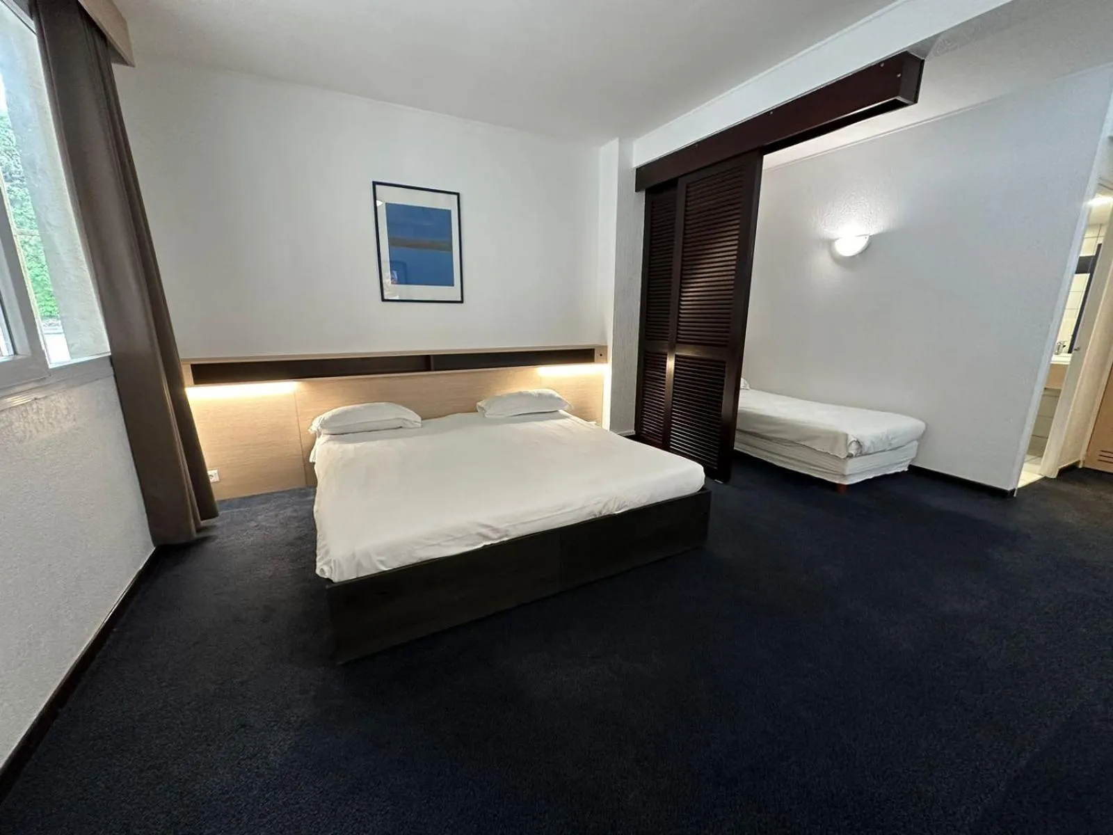 Photo of the whole room, Bed in Hotel Le Paris