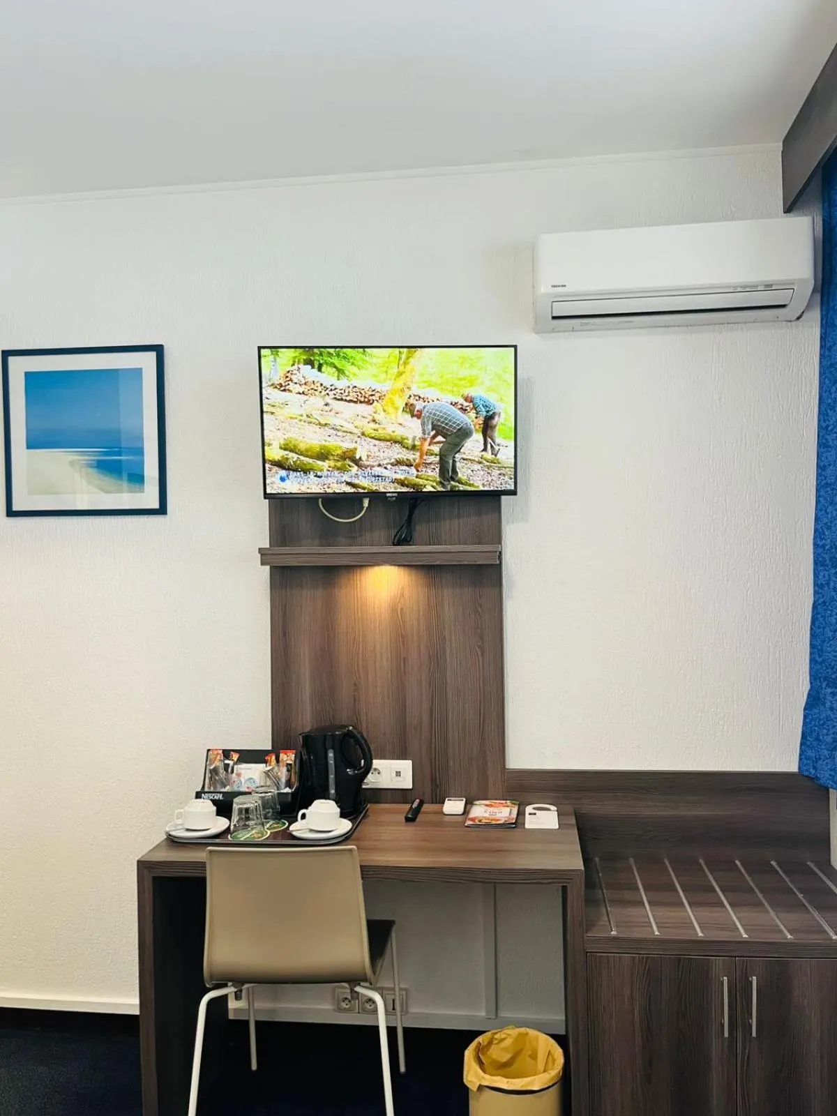 TV and multimedia in Hotel Le Paris