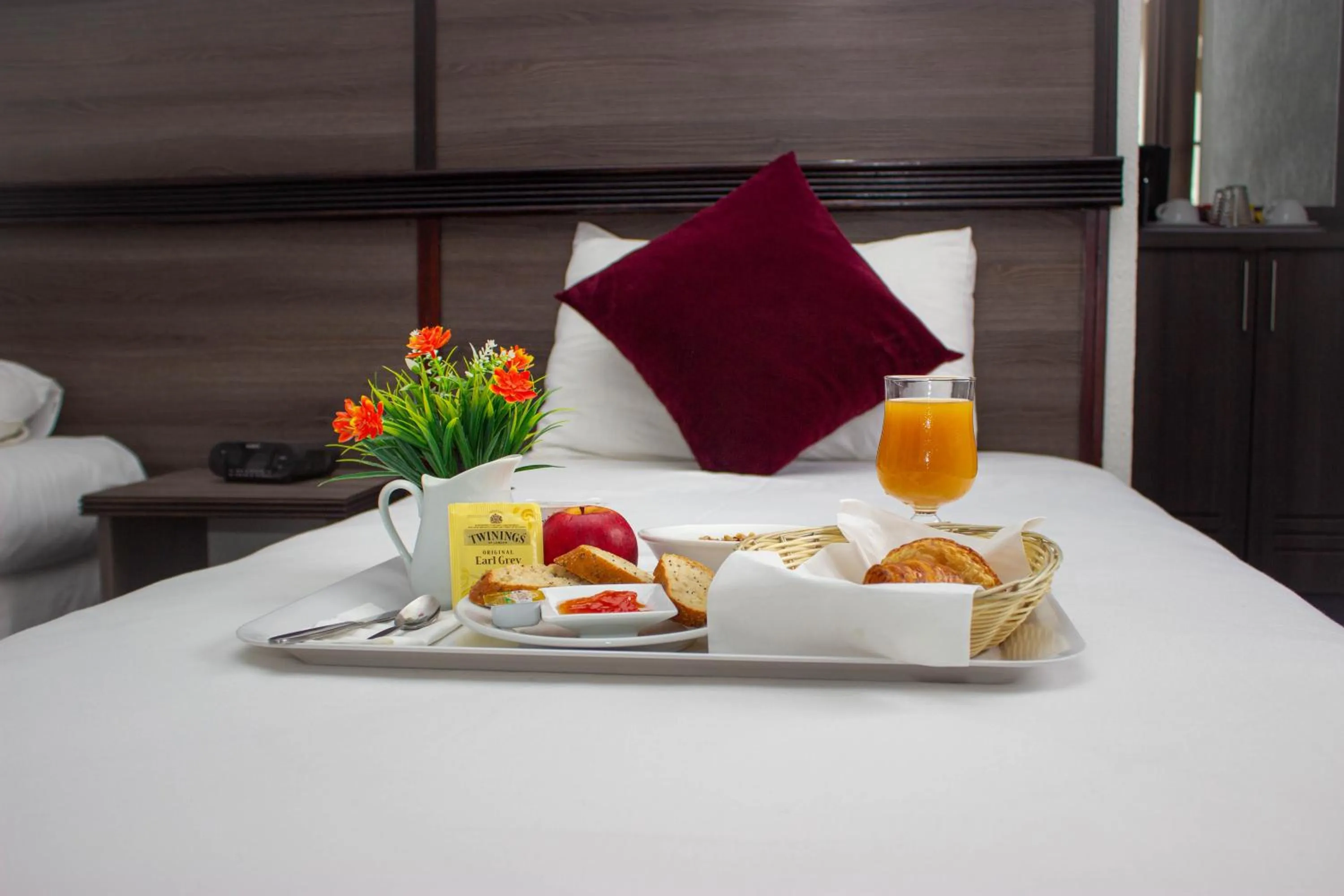 Bedroom, Bed in Hotel Le Paris