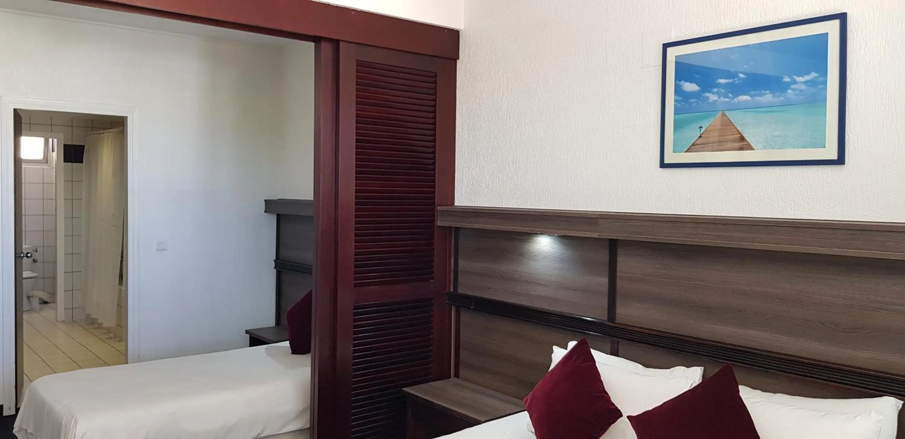 Bedroom, Bed in Hotel Le Paris