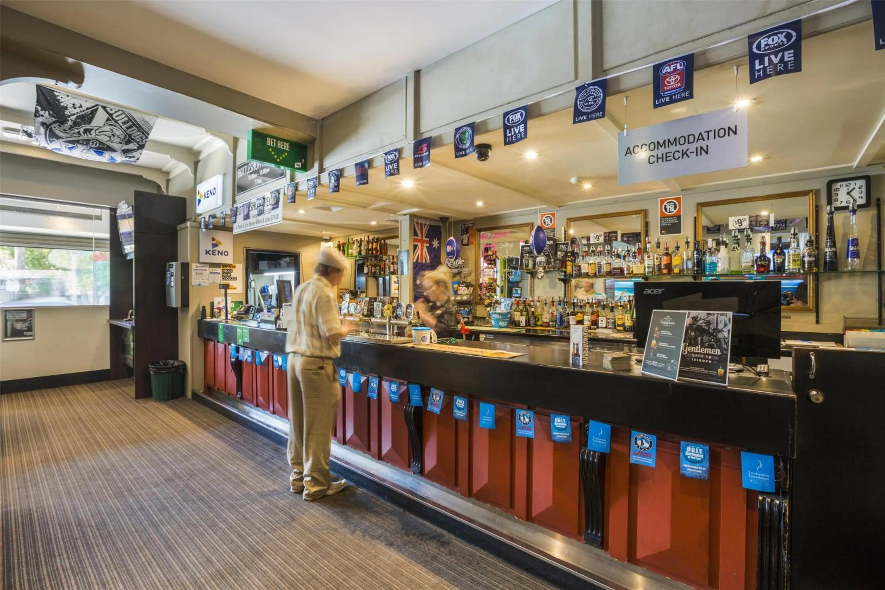 Lobby or reception in Nightcap at Regents Park Hotel