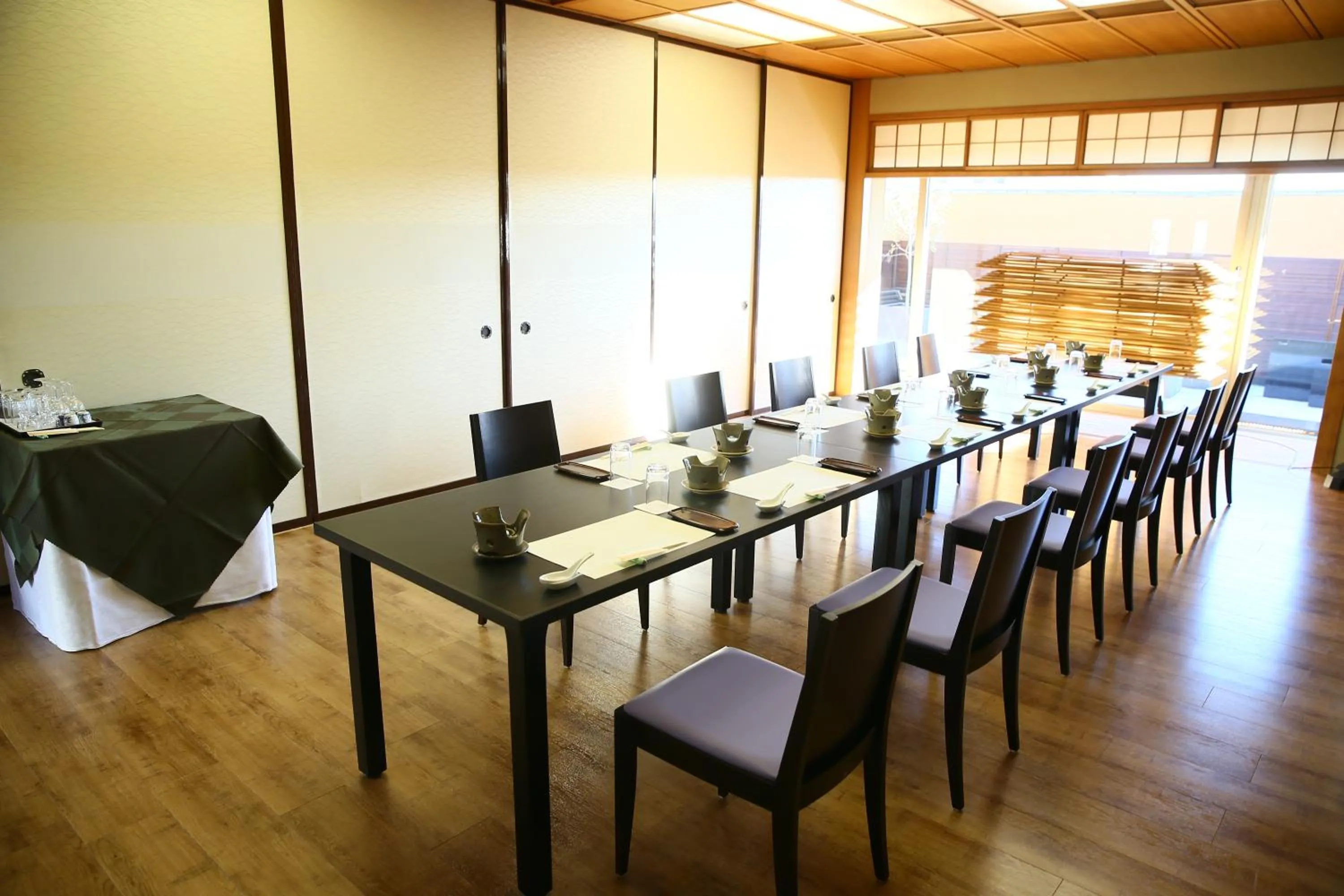 Restaurant/places to eat in Hotel 1-2-3 Maebashi Mercury