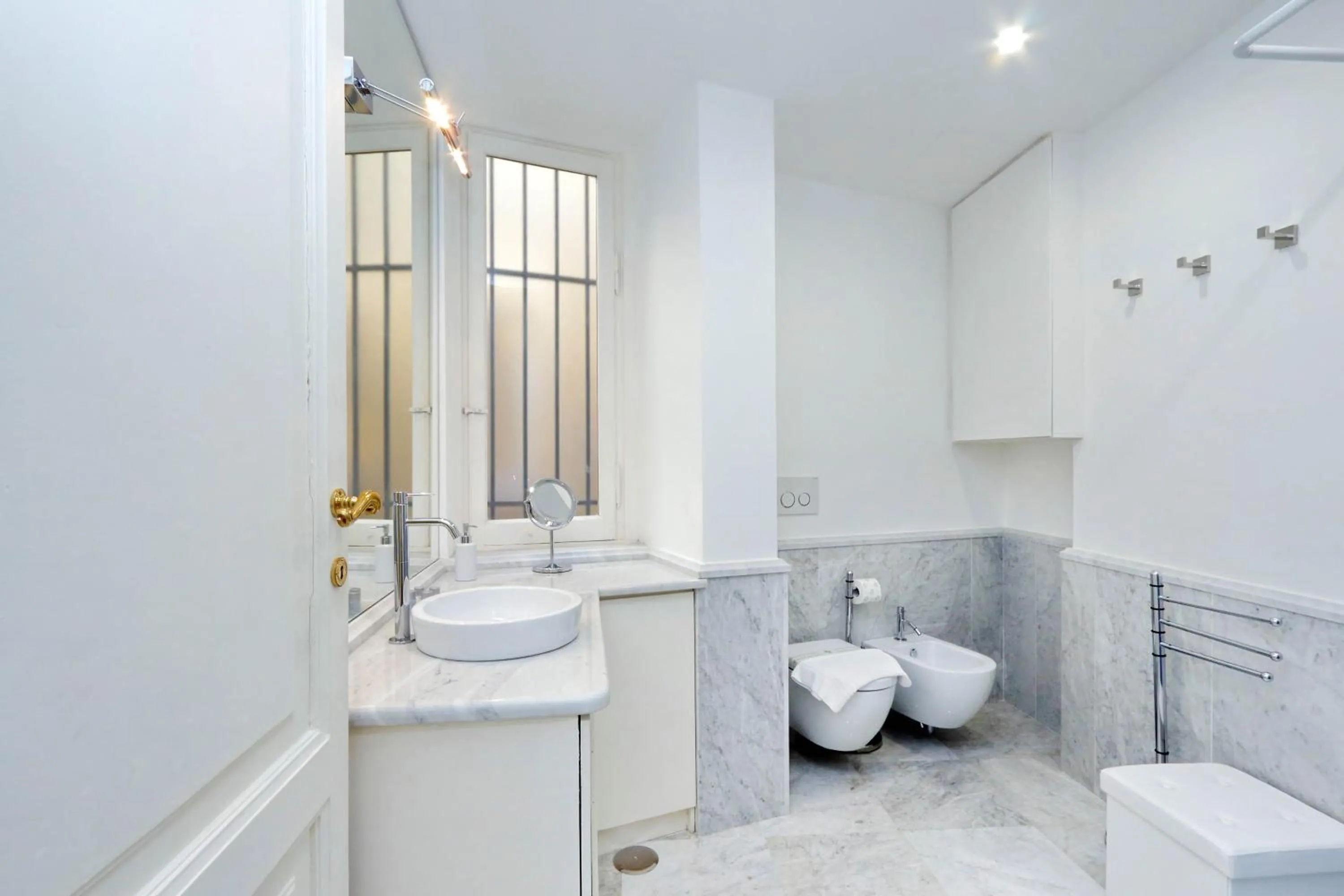 Toilet in Prestigious Apartment Via Veneto