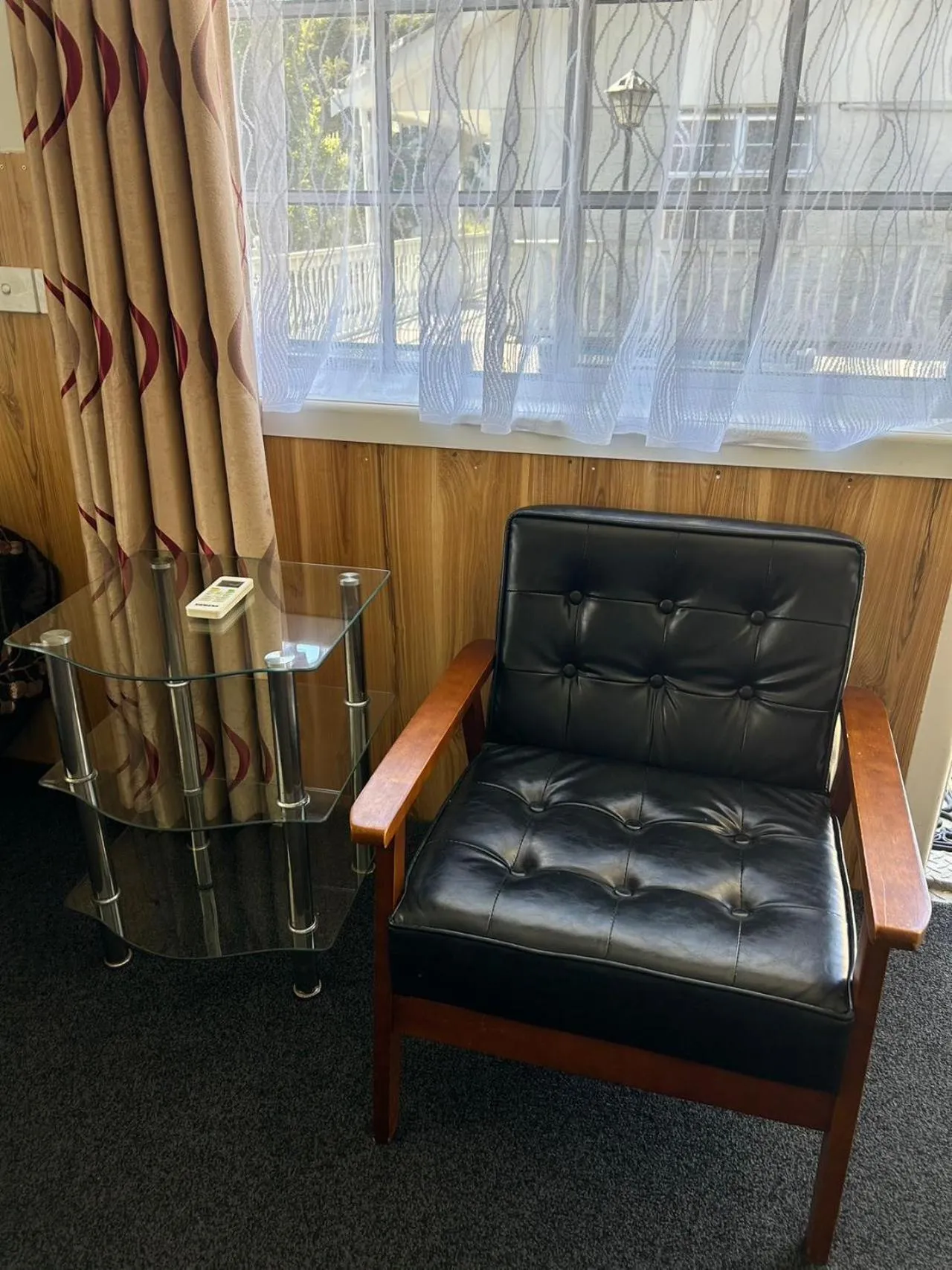 Seating area in Tudor Motor Lodge