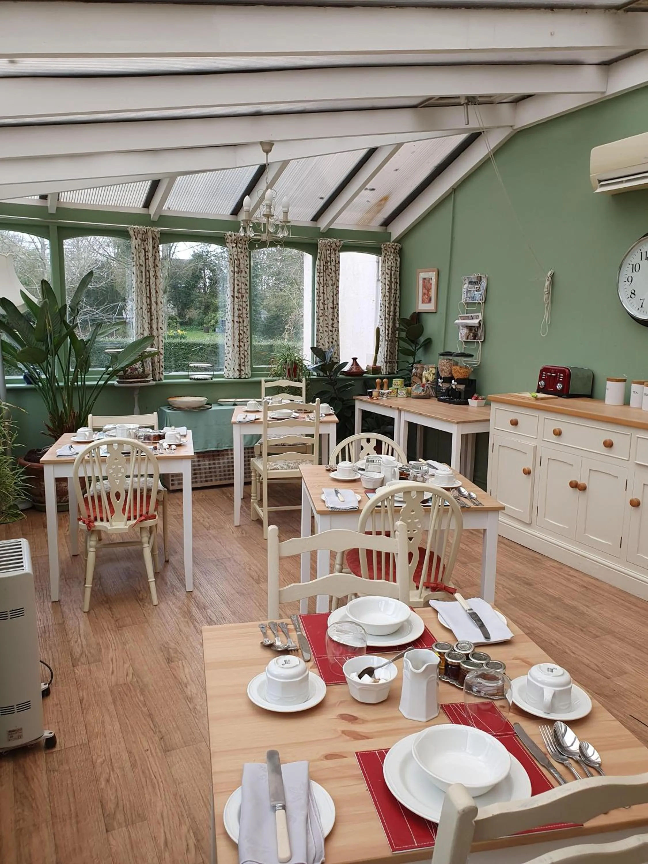 Food and drinks in Marley House Bed and Breakfast