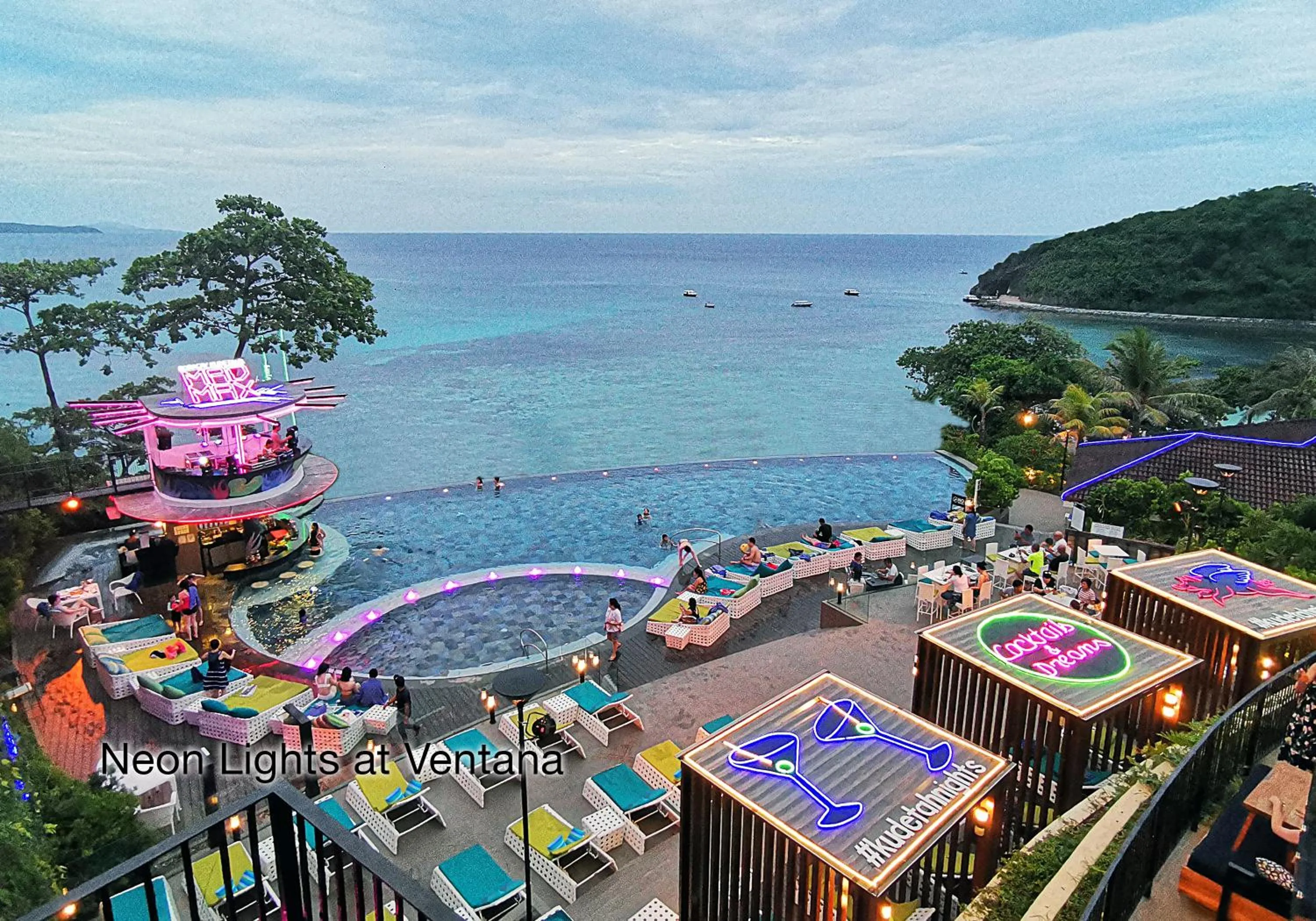 Swimming pool in Fairways and Bluewater Boracay