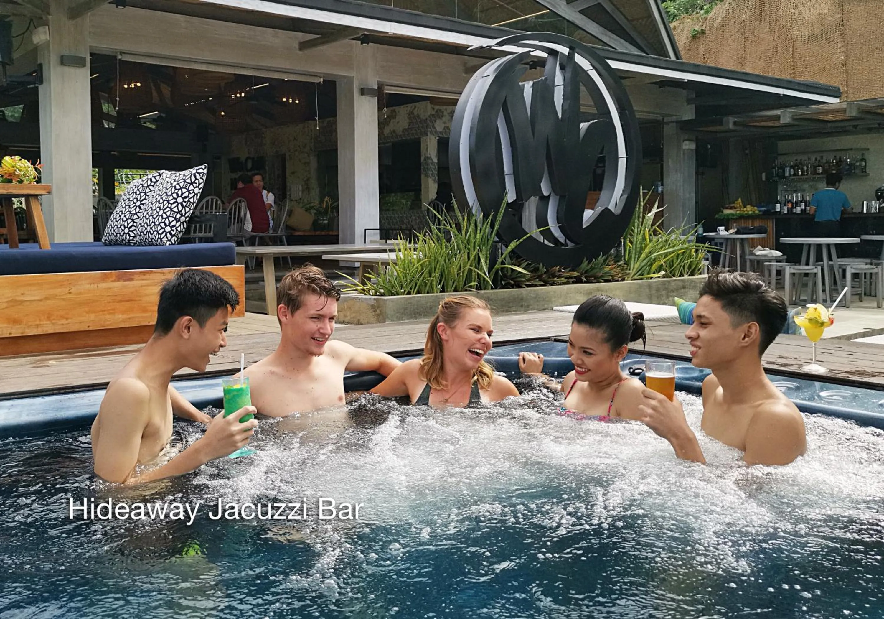 Lounge or bar in Fairways and Bluewater Boracay