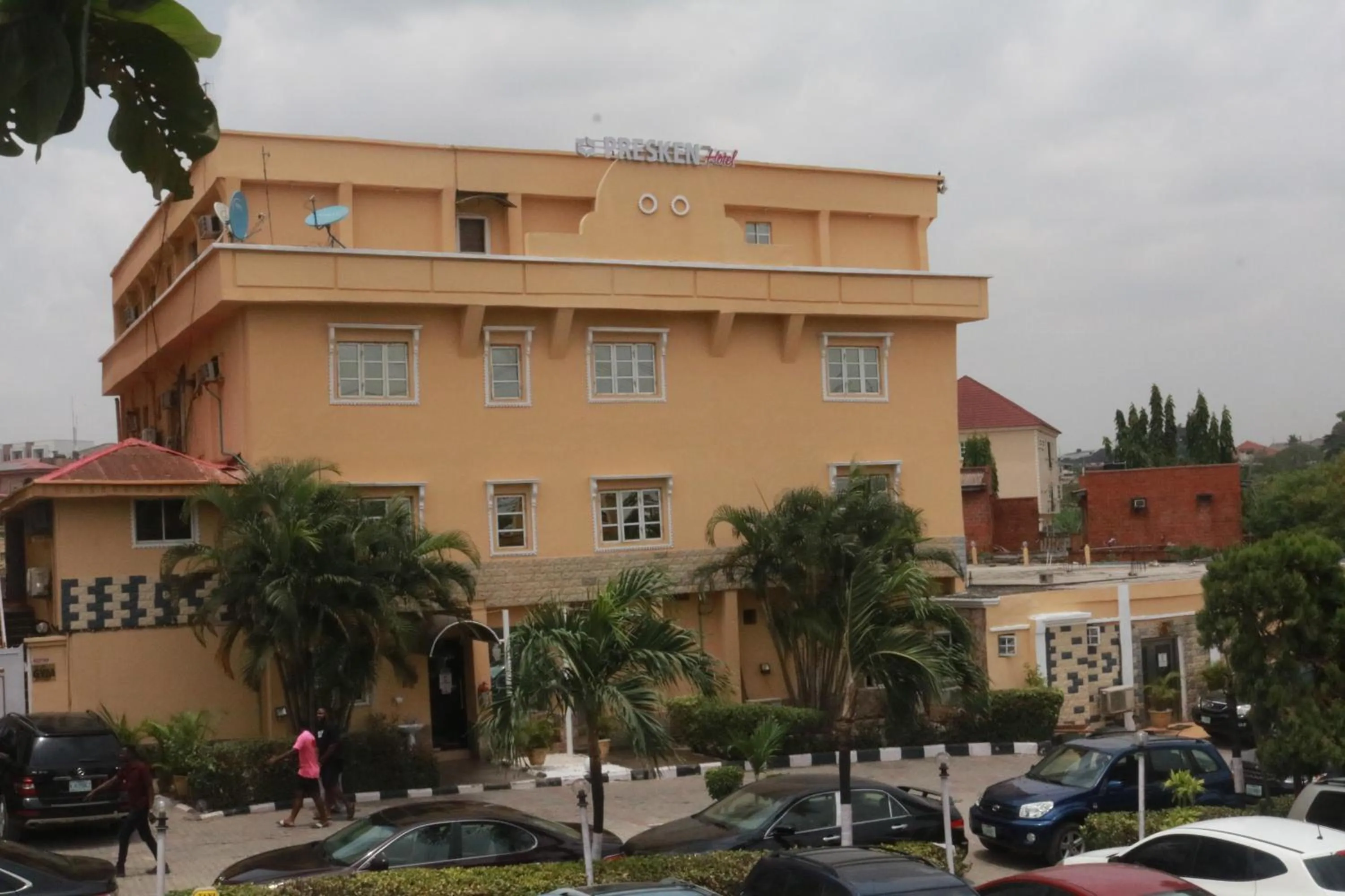 Presken Hotel (Awolowo way)
