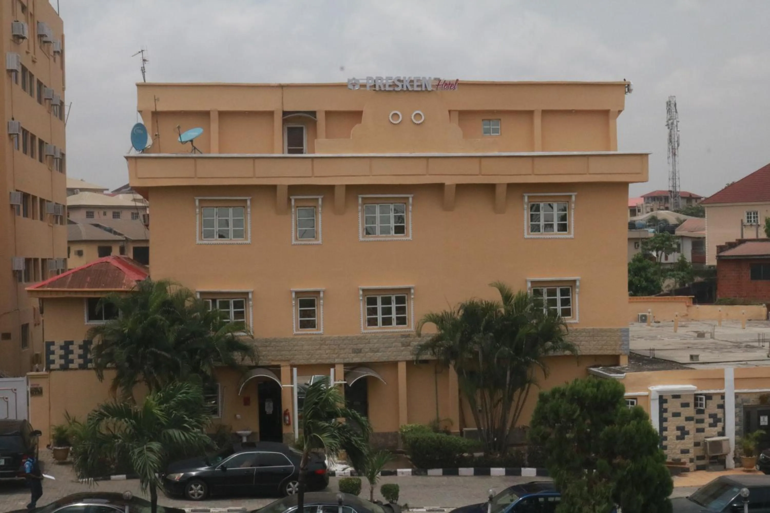 Presken Hotel (Awolowo way)