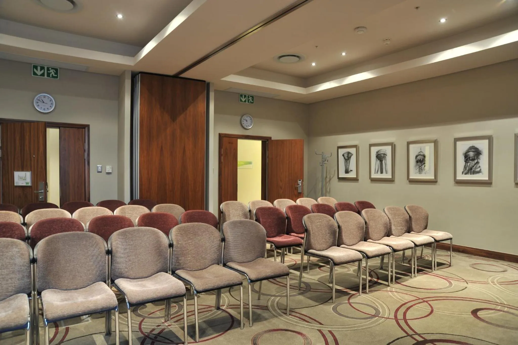 Meeting/conference room in Holiday Inn Johannesburg-Rosebank by IHG