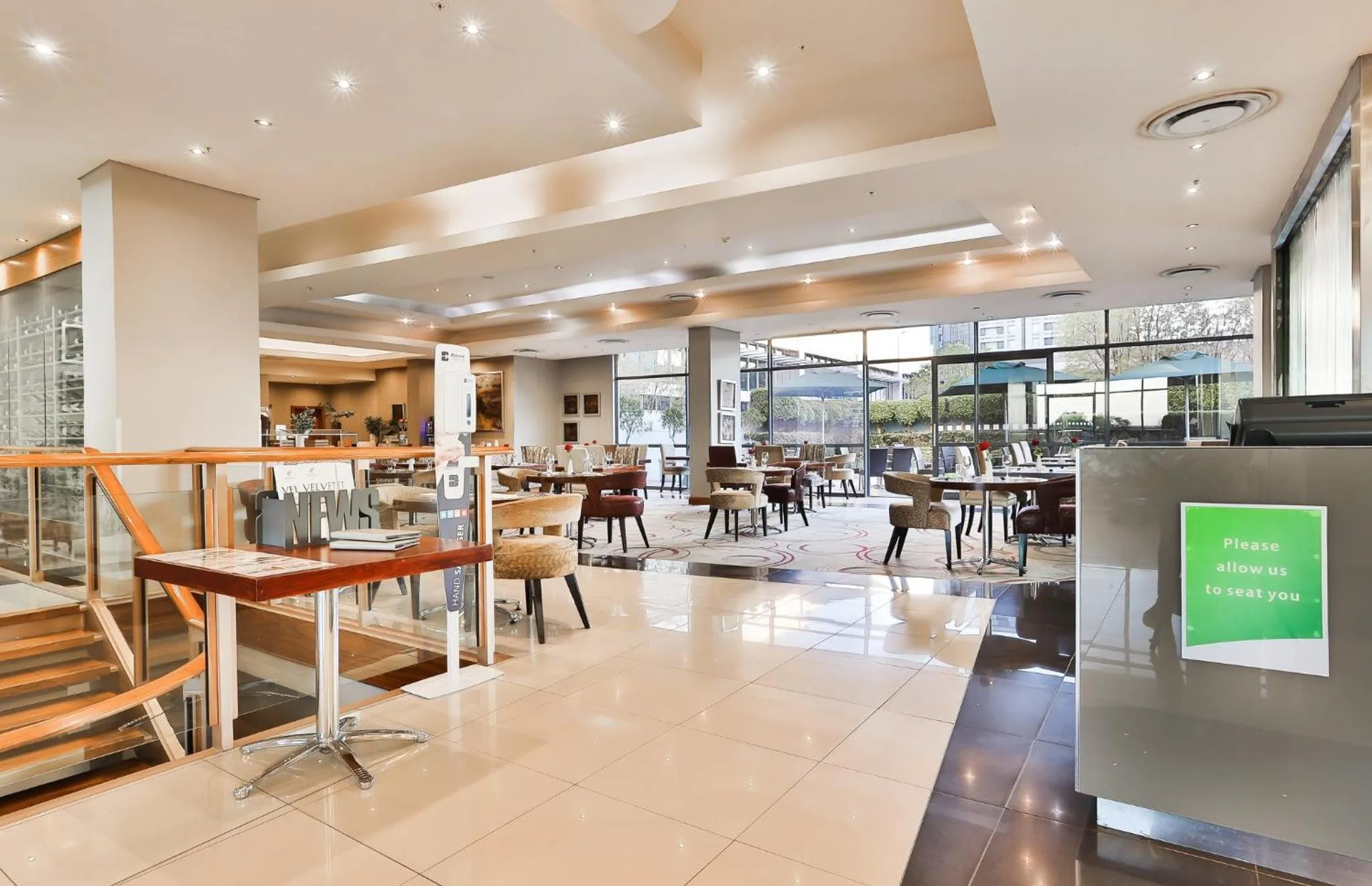 Restaurant/places to eat in Holiday Inn Johannesburg-Rosebank by IHG
