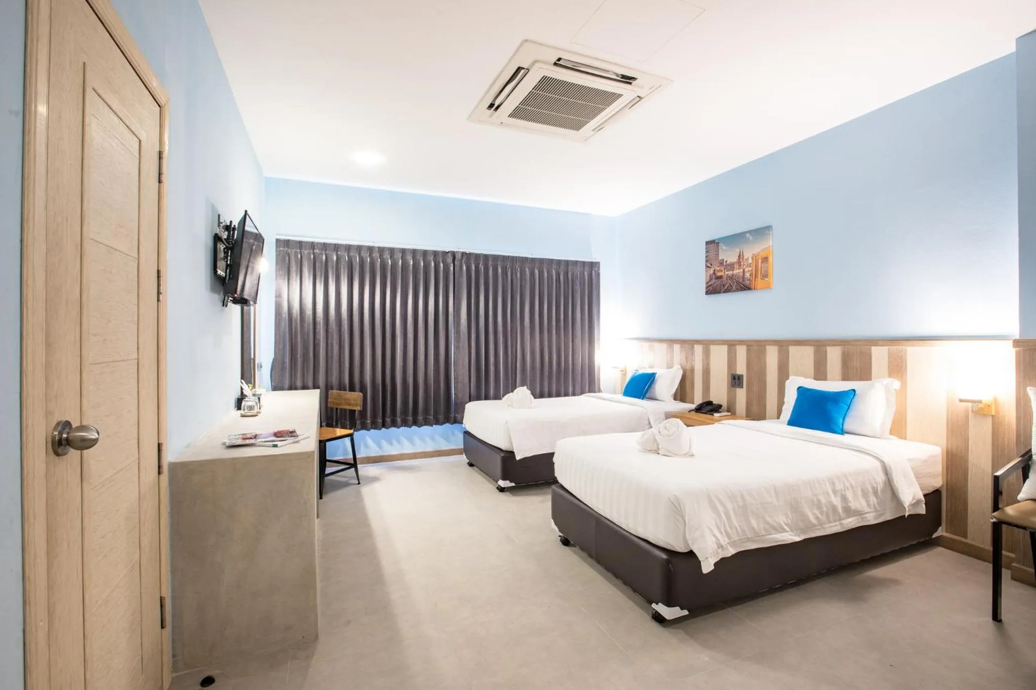 Photo of the whole room, Bed in Leaves Valley Resort