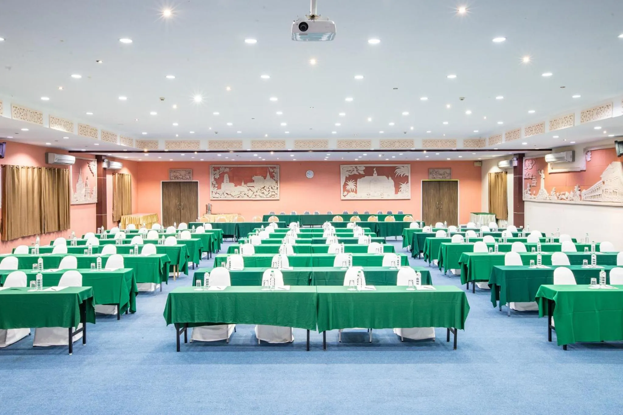 Meeting/conference room in Leaves Valley Resort