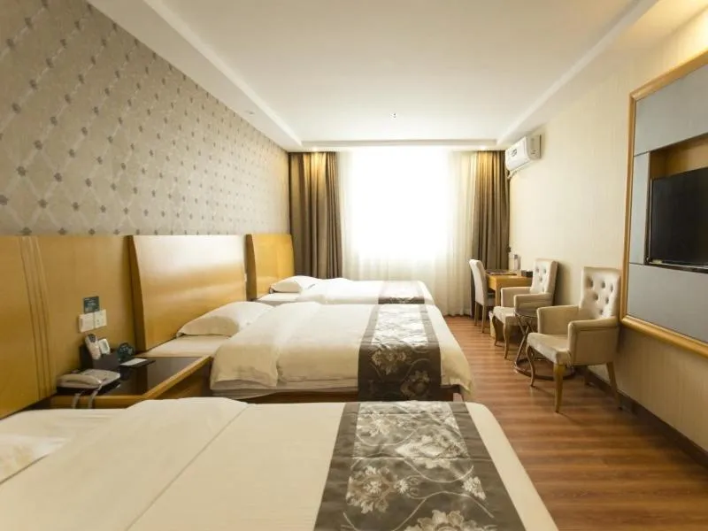 Bed in GreenTree Inn Zhuhai Mingzhu Station Express Hotel