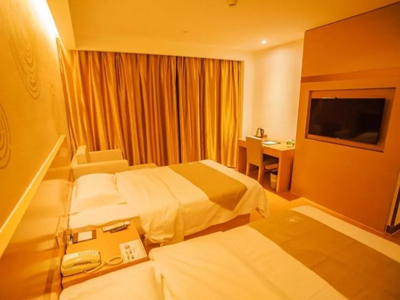 Bed in GreenTree Inn Jiangsu Nanjing Jiangning University Chenjiaoyuan Metro Station Express Hotel