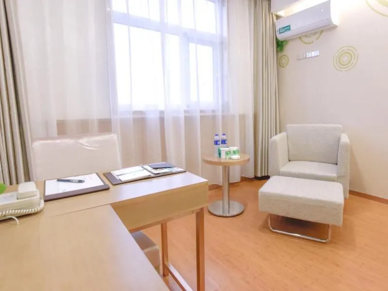 GreenTree Inn Henan Kaifeng Jinming District Jinming Square Little Song City Business Hotel
