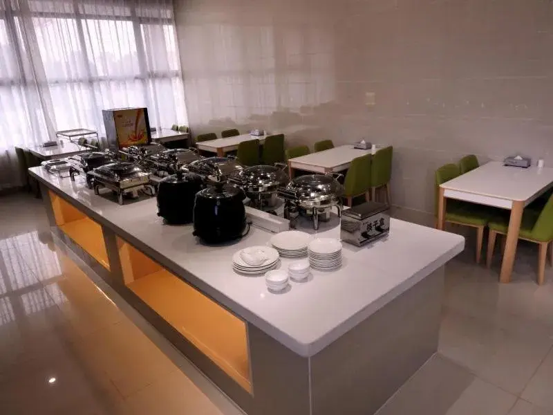 Property building in GreenTree Inn Hefei Feidong New District Huishang City Express Hotel Property building in GreenTree Inn Hefei Feidong New District Huishang City Express Hotel