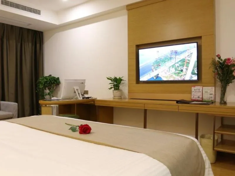 Bed in GreenTree Inn Hefei Feidong New District Huishang City Express Hotel