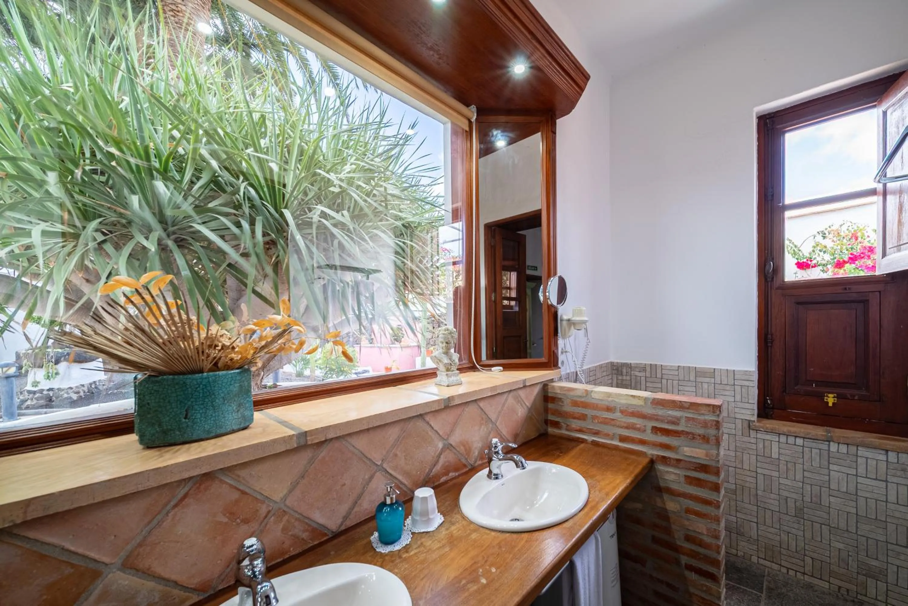 Bathroom in La Casona de Yaiza I Hotel Emblematico