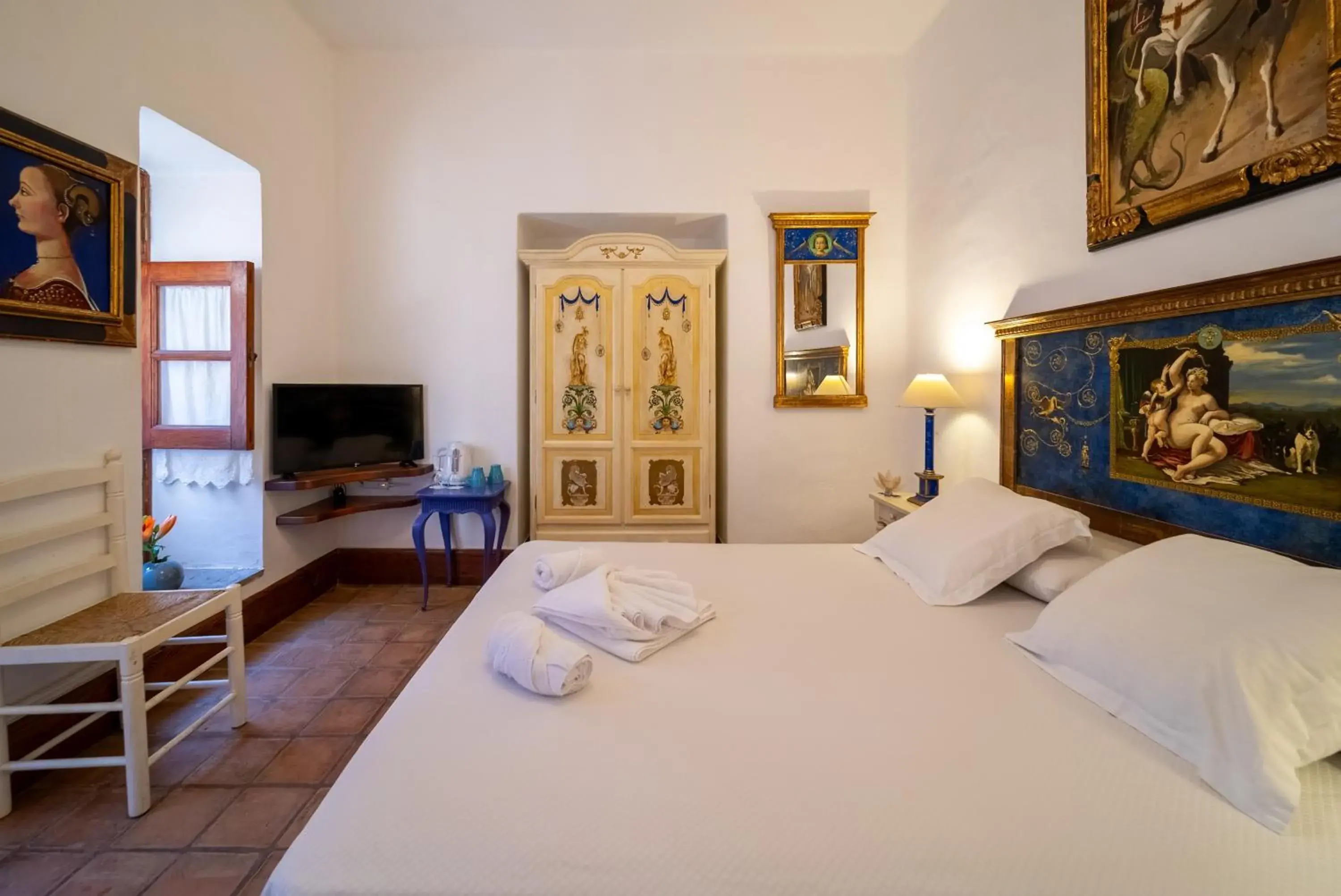 TV and multimedia, Bed in La Casona de Yaiza I Hotel Emblematico TV and multimedia, Bed in La Casona de Yaiza I Hotel Emblematico