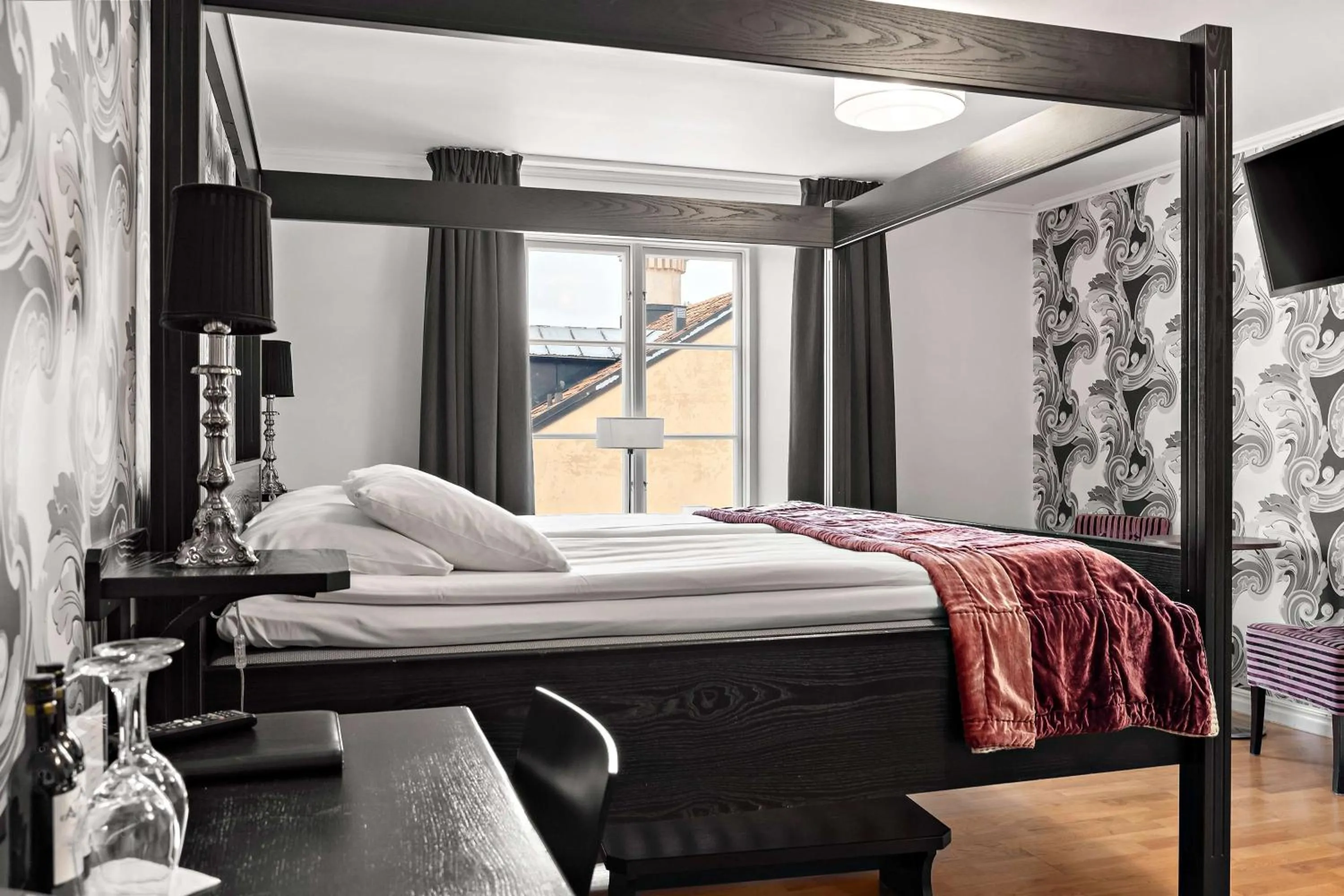 Bedroom, Bed in Donners Hotell