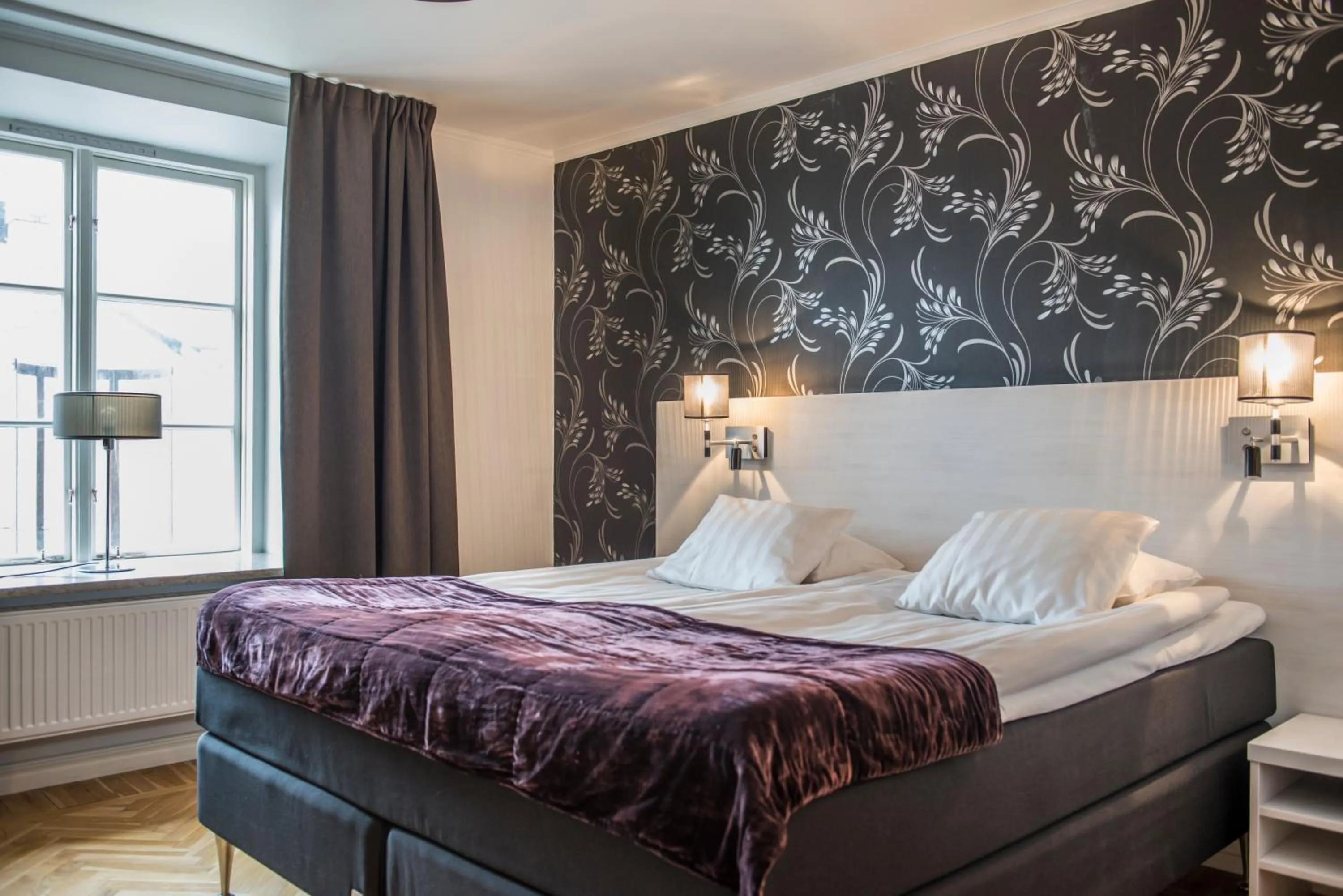 Bedroom, Bed in Donners Hotell