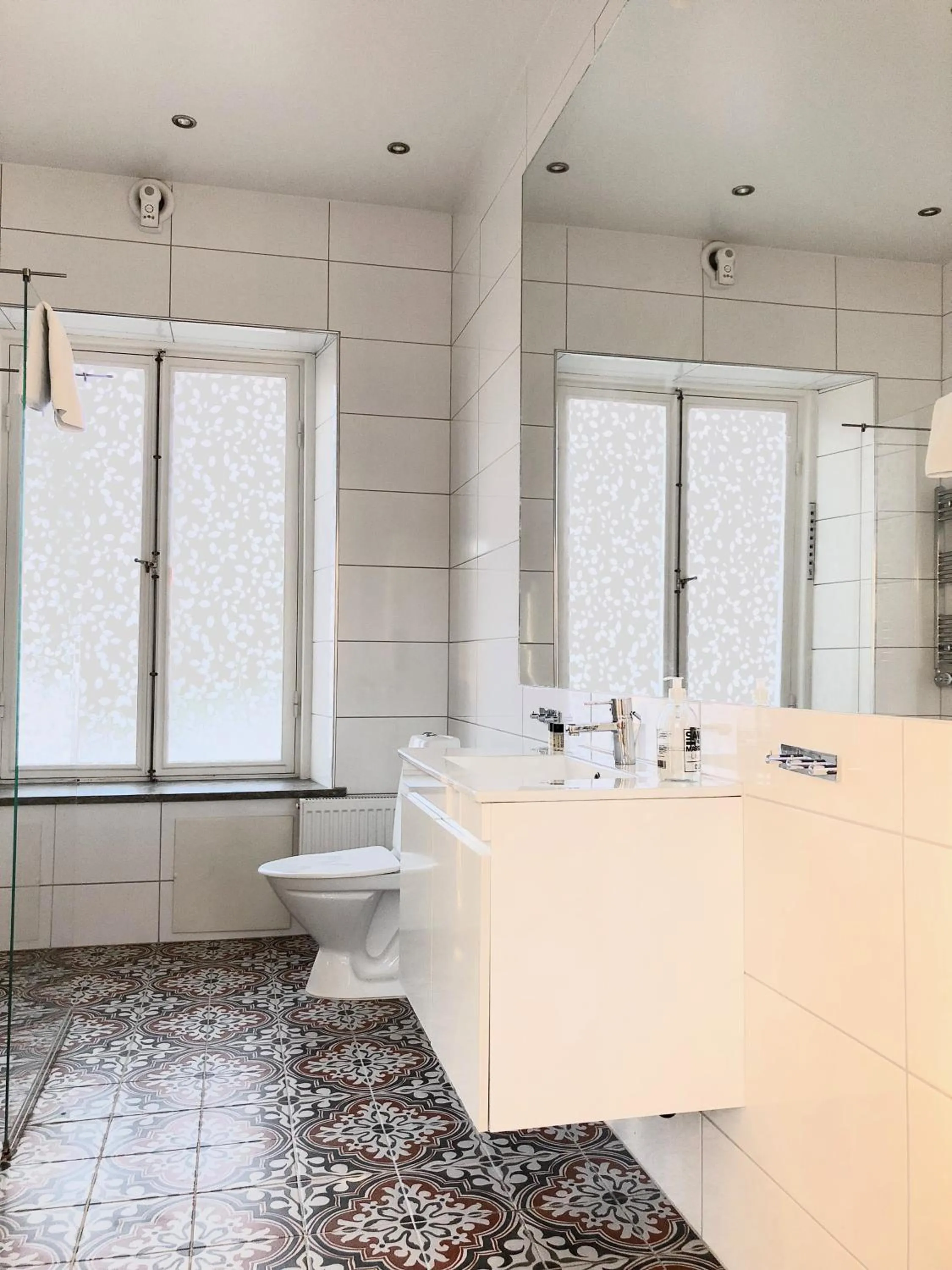 Bathroom in Donners Hotell