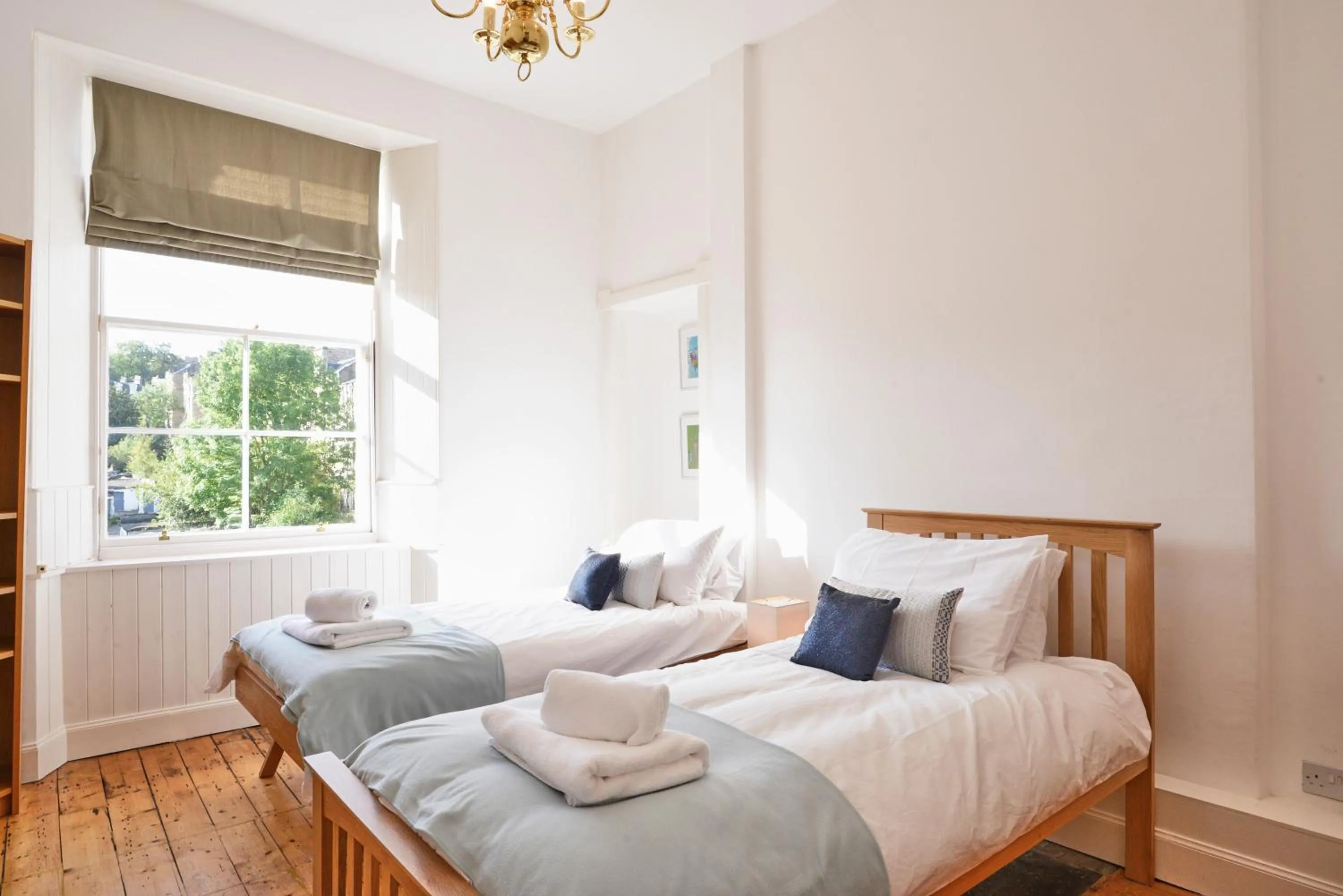 Bed in Comely Bank Apartment