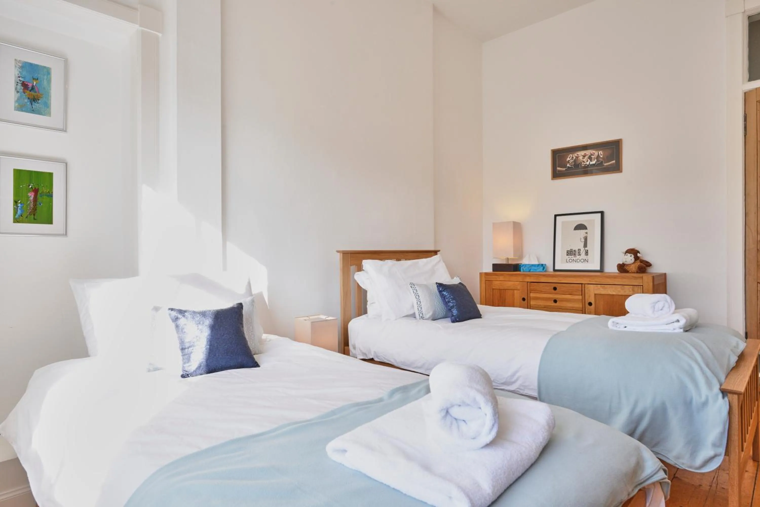 Bed in Comely Bank Apartment
