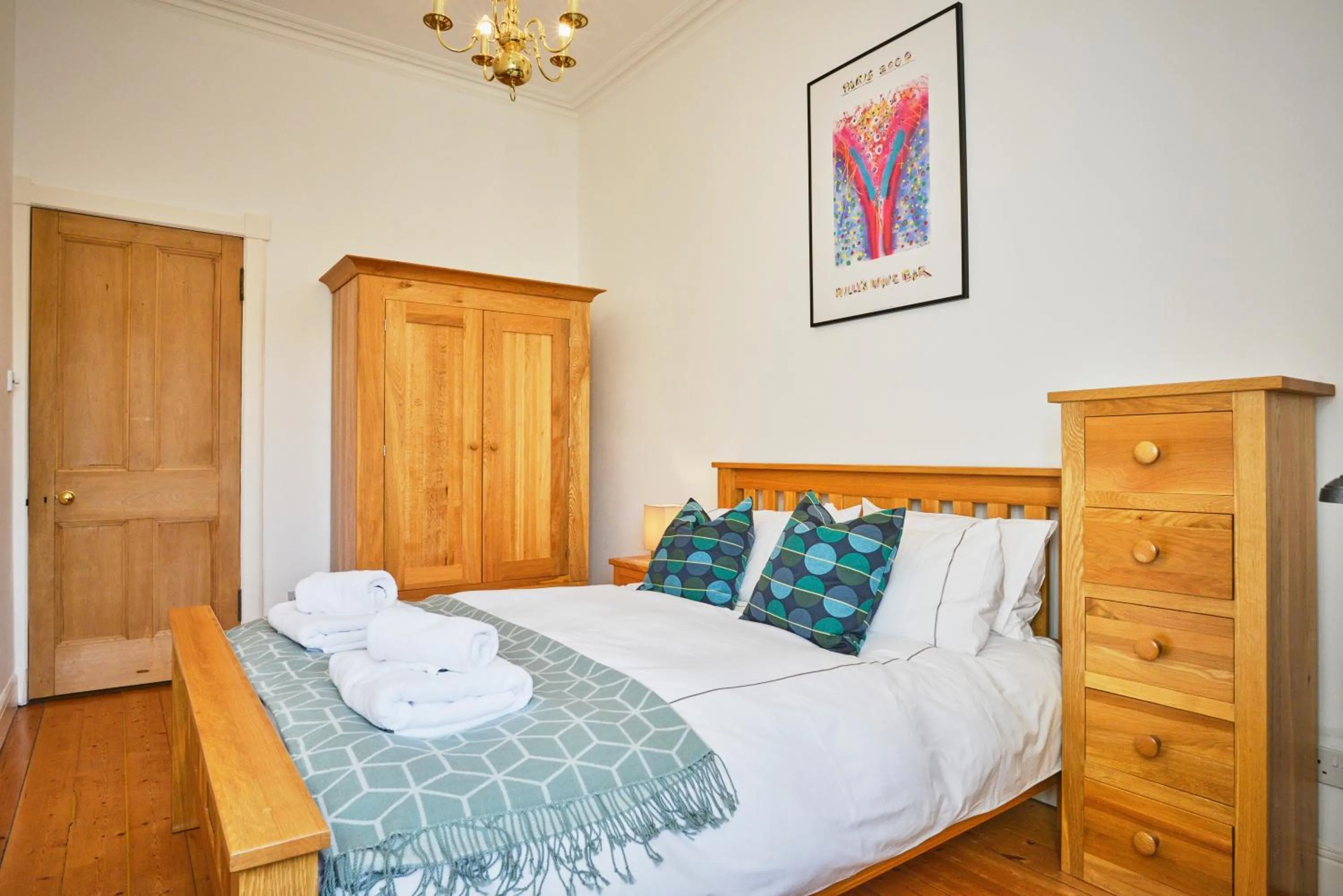 Bed in Comely Bank Apartment