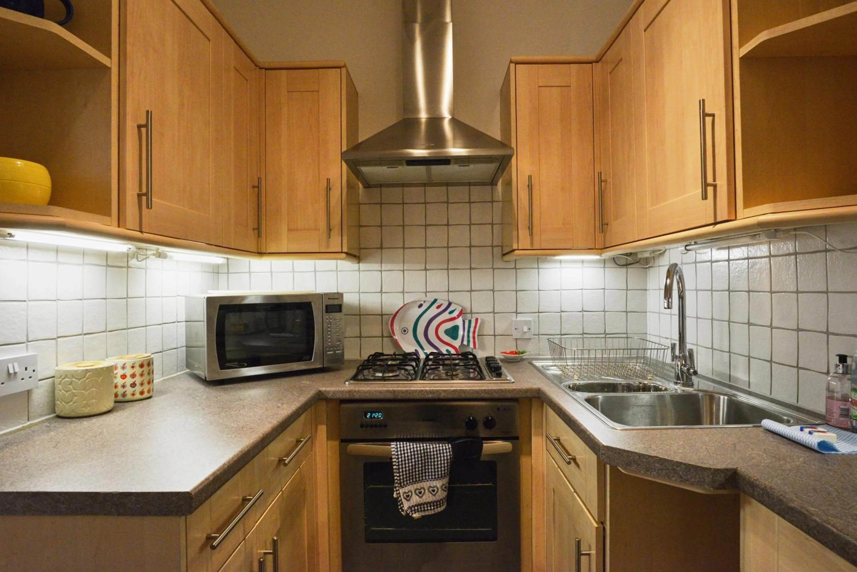 Kitchen or kitchenette in Comely Bank Apartment