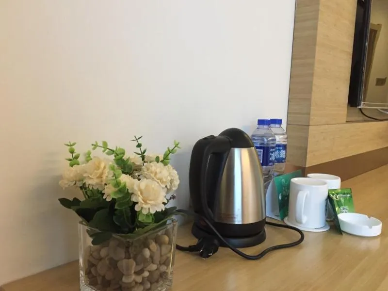 GreenTree Inn Xi'an Railway Station Airport Bus Wulukou Subway Station Business Hotel