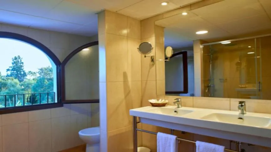 Bathroom in Paloma Blanca Boutique Hotel
