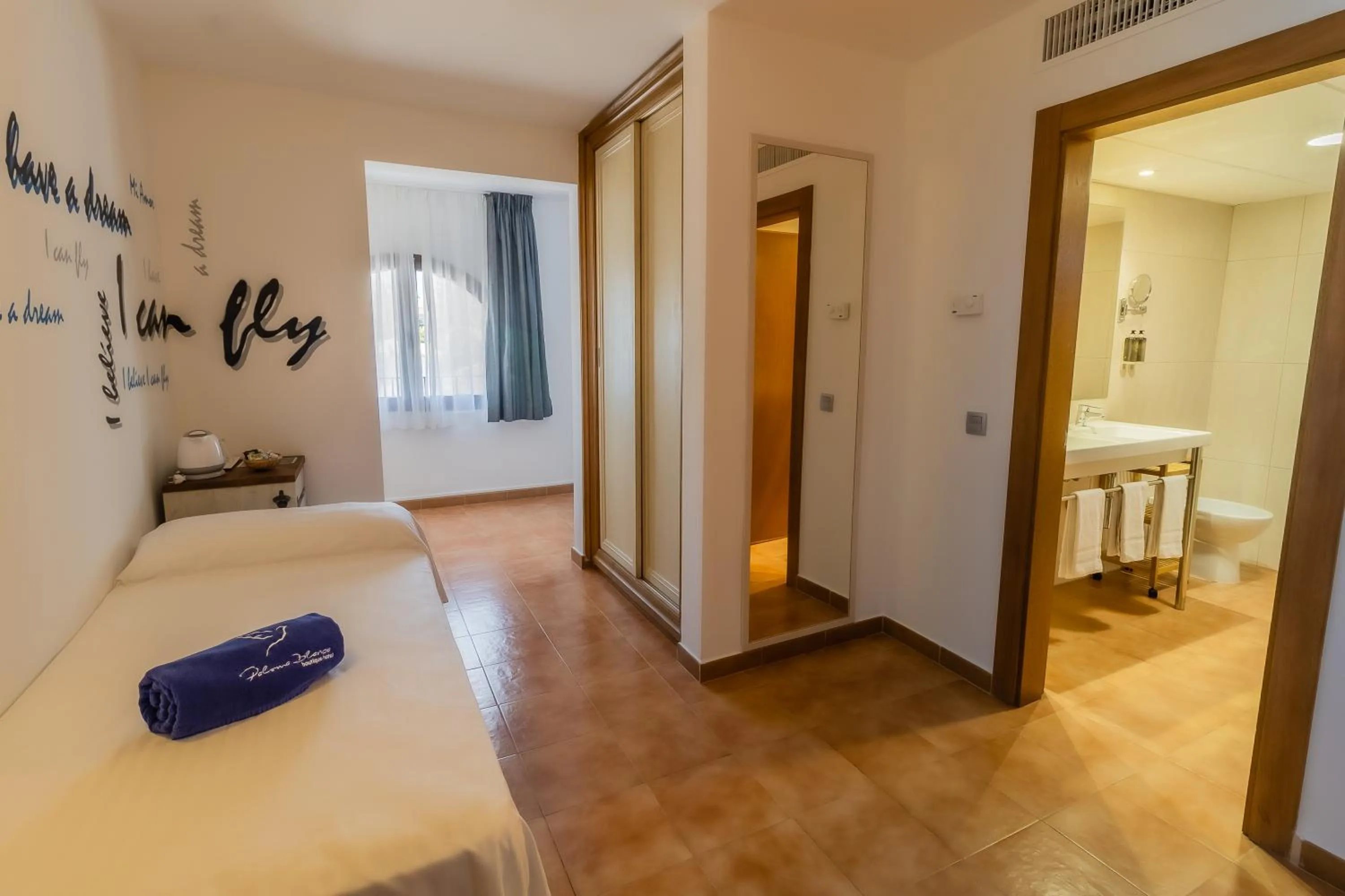 Bedroom, Bed in Paloma Blanca Boutique Hotel