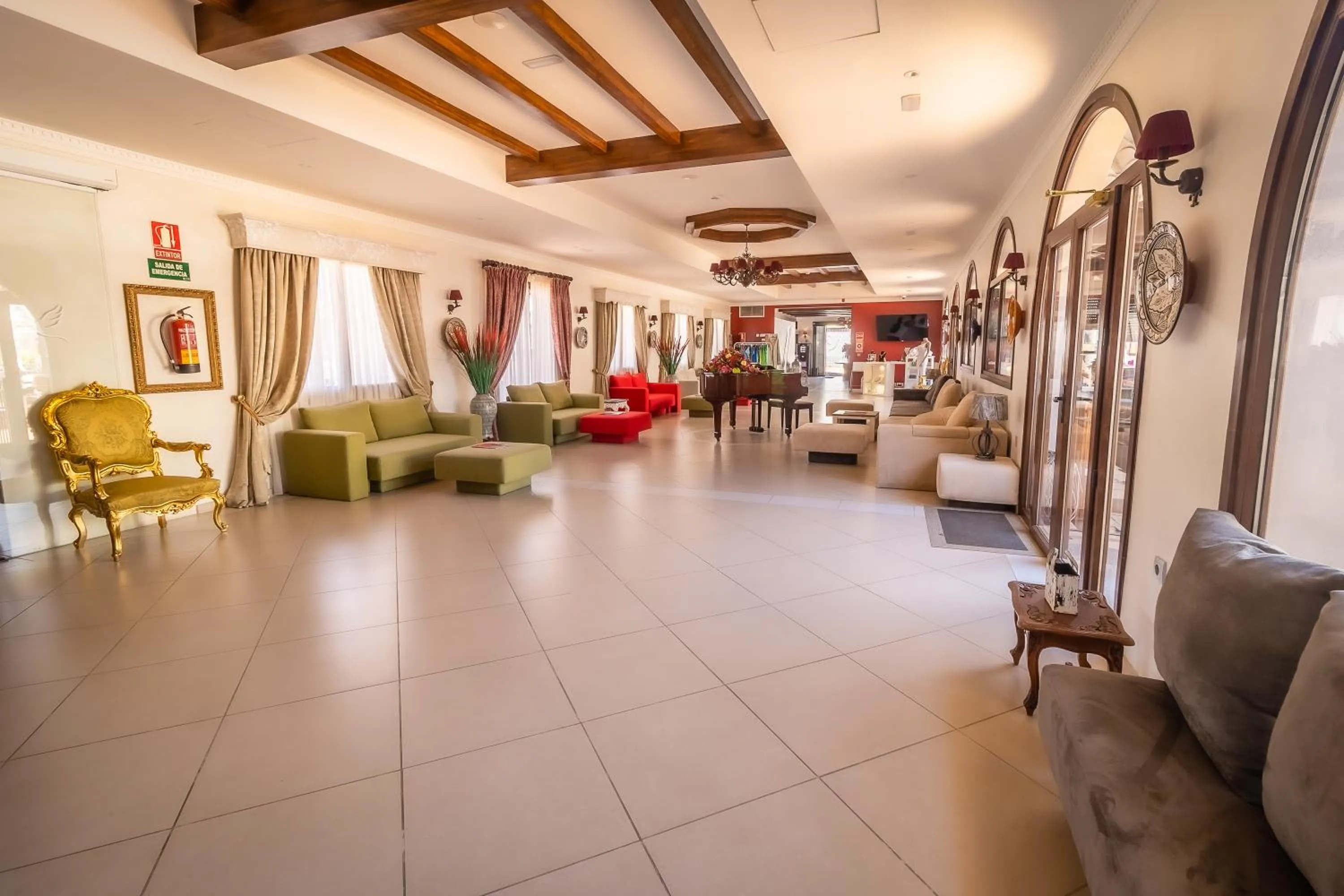 Living room in Paloma Blanca Boutique Hotel