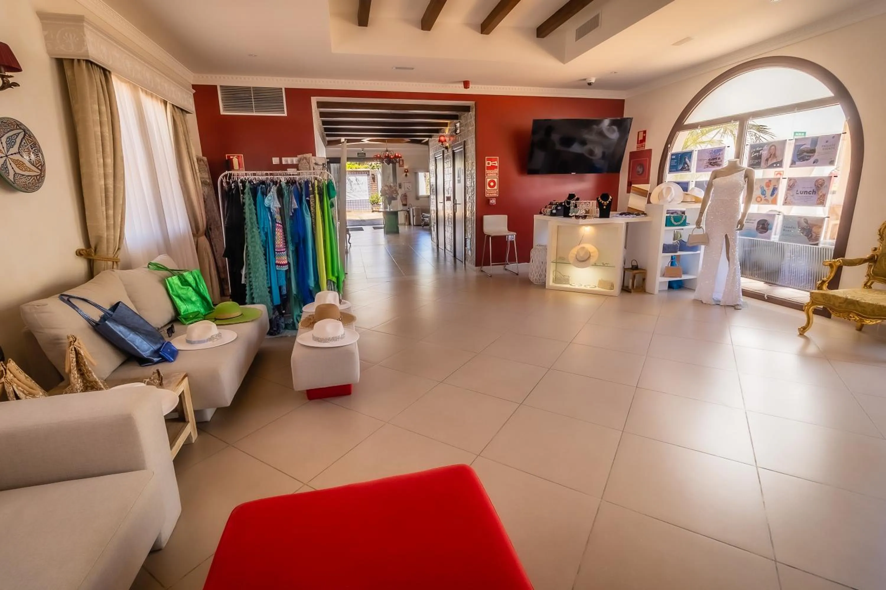 Living room in Paloma Blanca Boutique Hotel