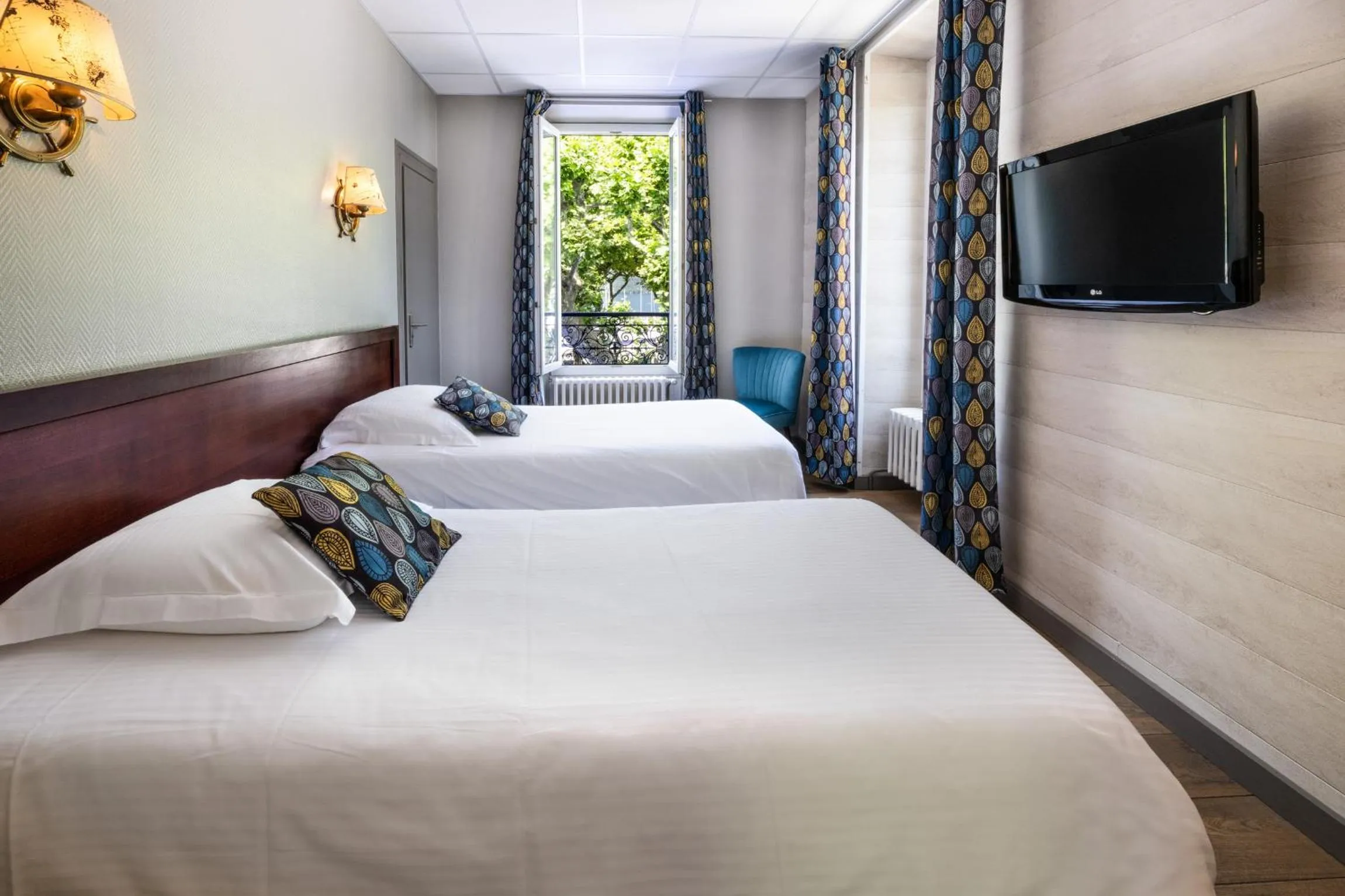 Photo of the whole room, Bed in Hotel Beau Rivage