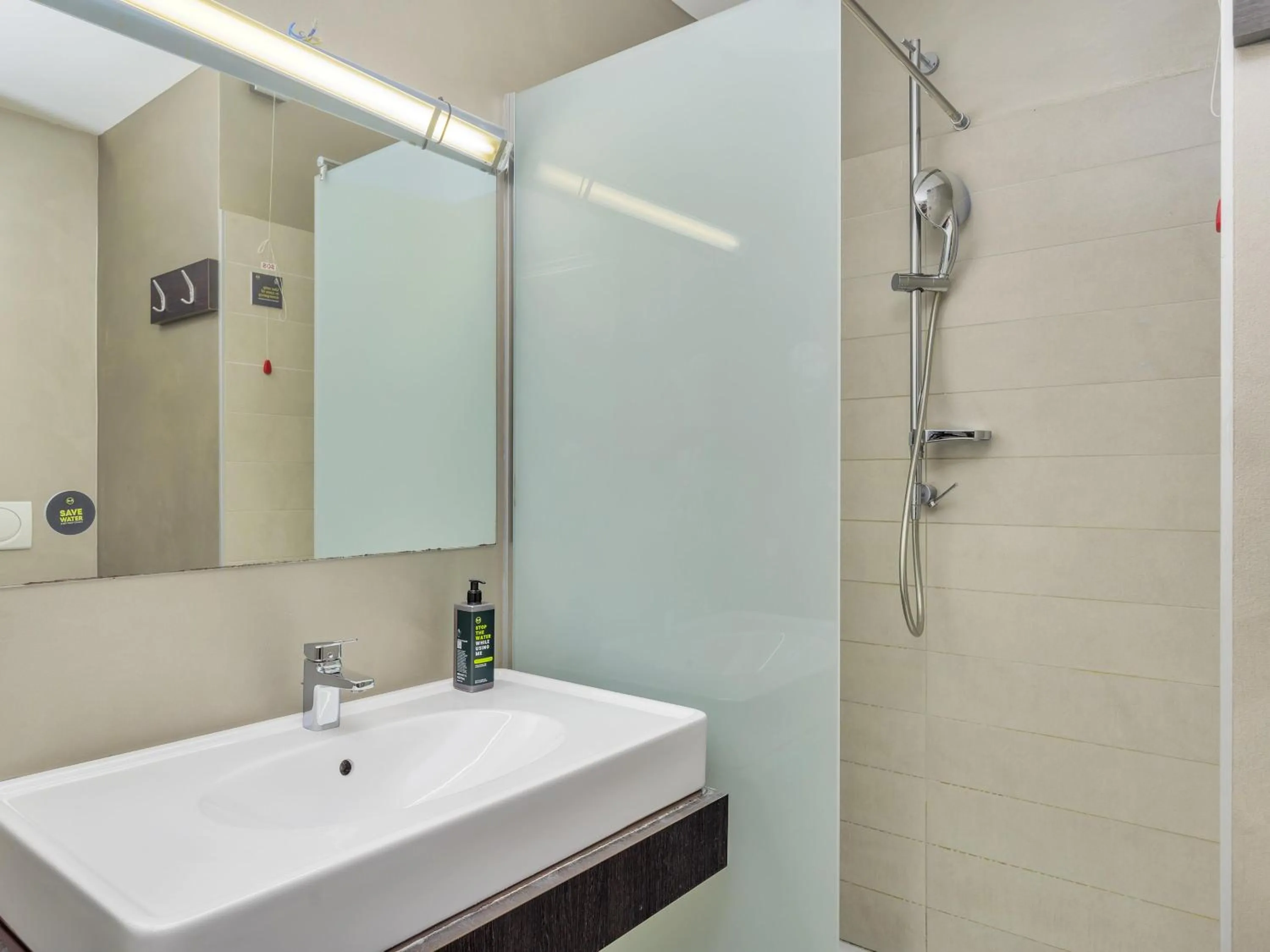 Photo of the whole room in B&B Hotel Milano-Monza