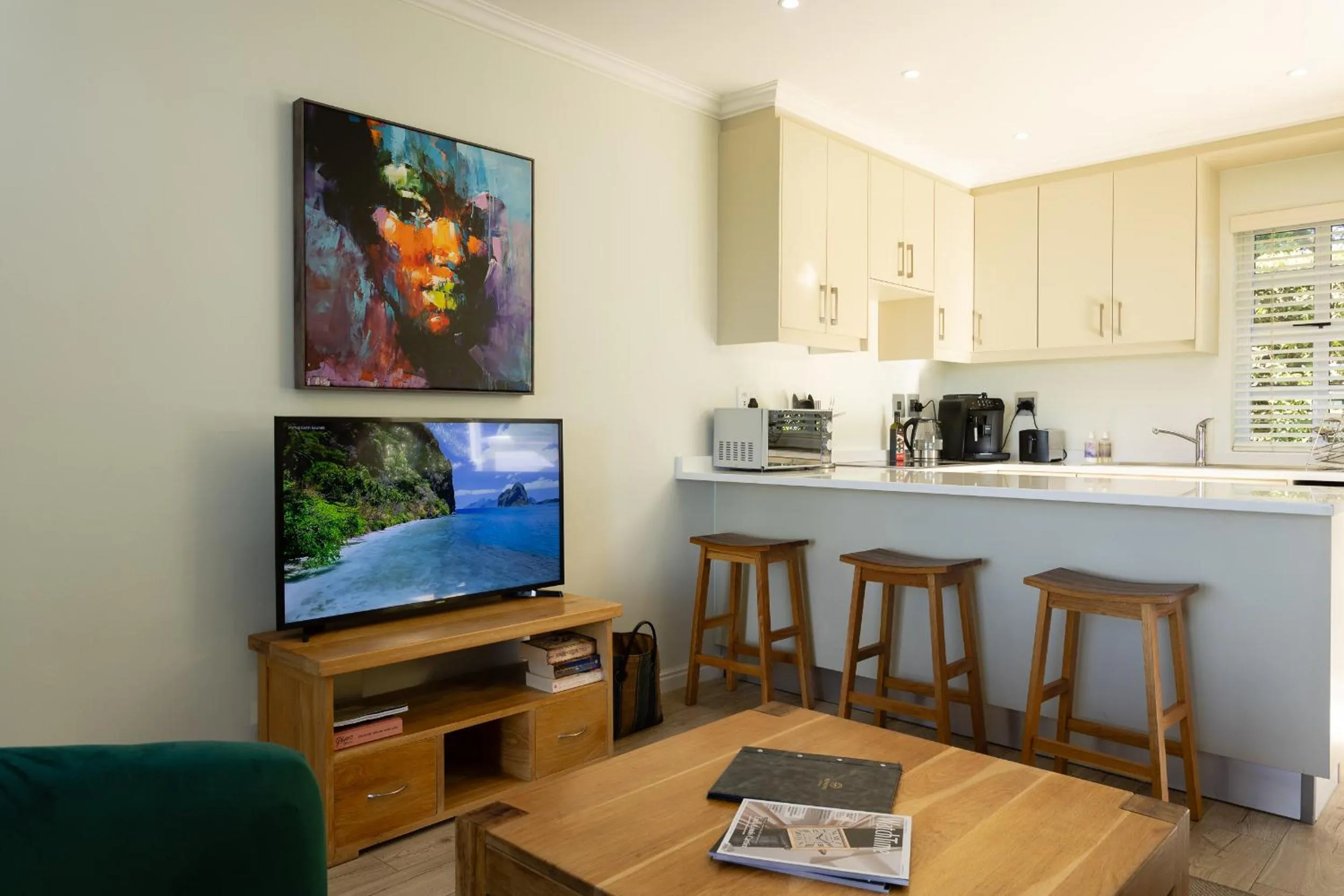 Kitchen or kitchenette in Kunjani Villas & Wines
