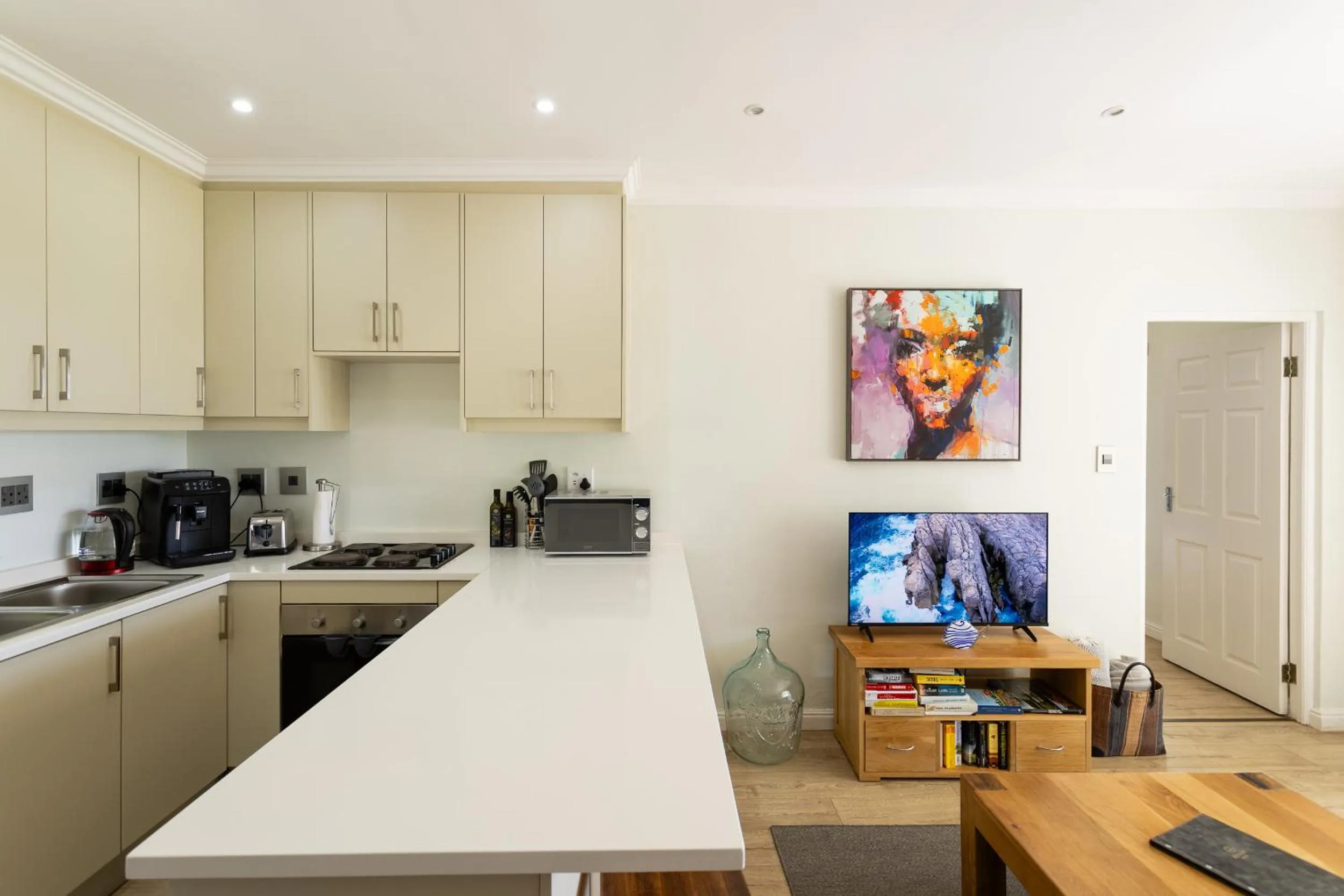 Kitchen or kitchenette in Kunjani Villas & Wines