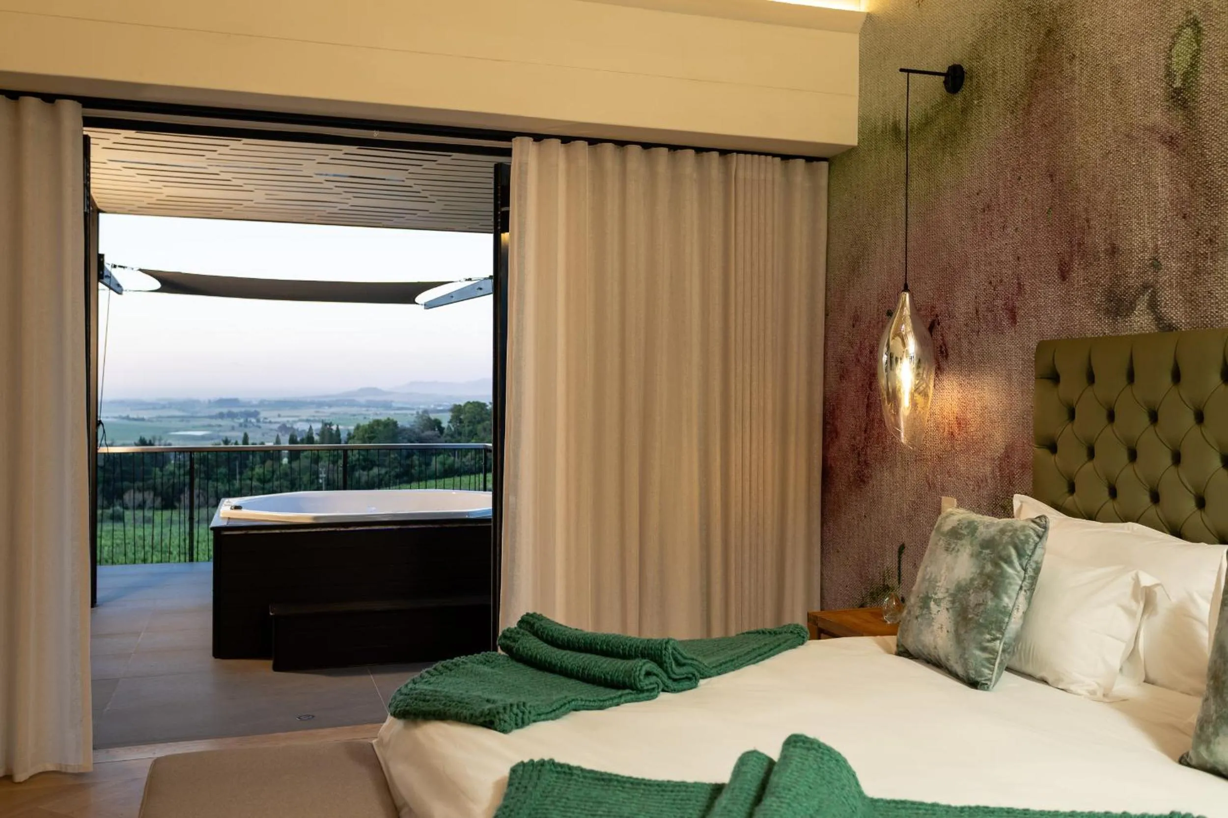 Bed in Kunjani Villas & Wines