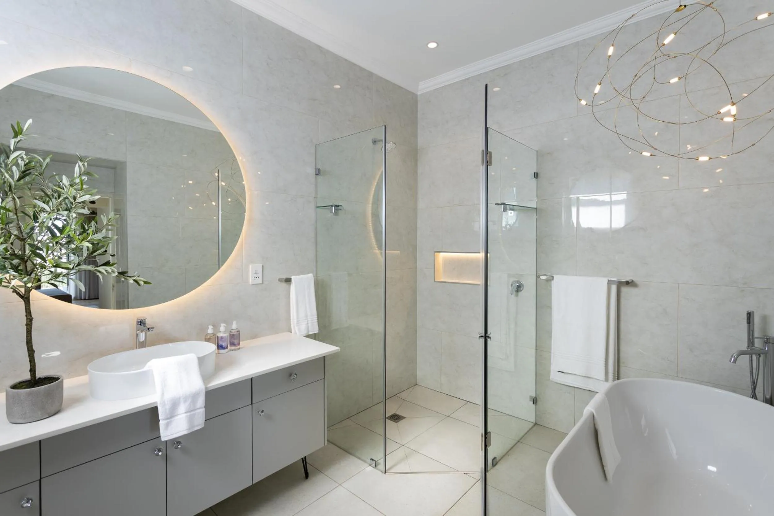 Shower in Kunjani Villas & Wines