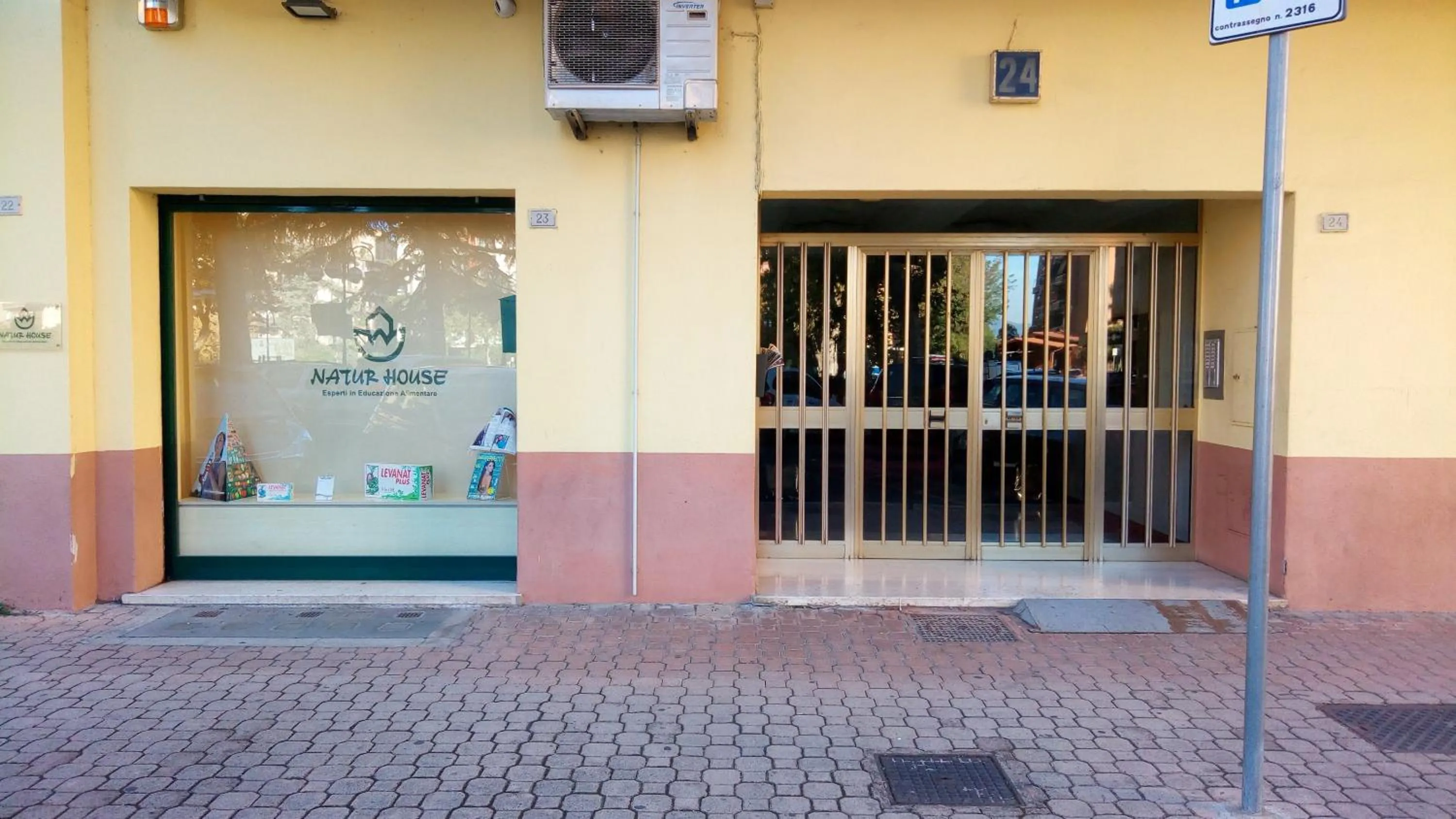 Facade/entrance in lovelybed