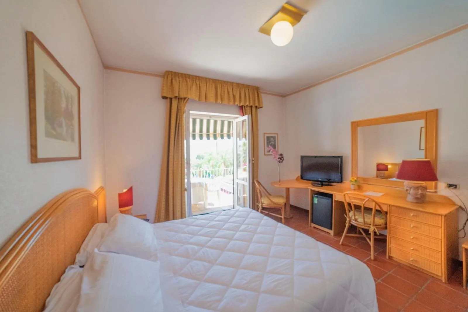 Photo of the whole room, Bed in Orizzonte Acireale Hotel